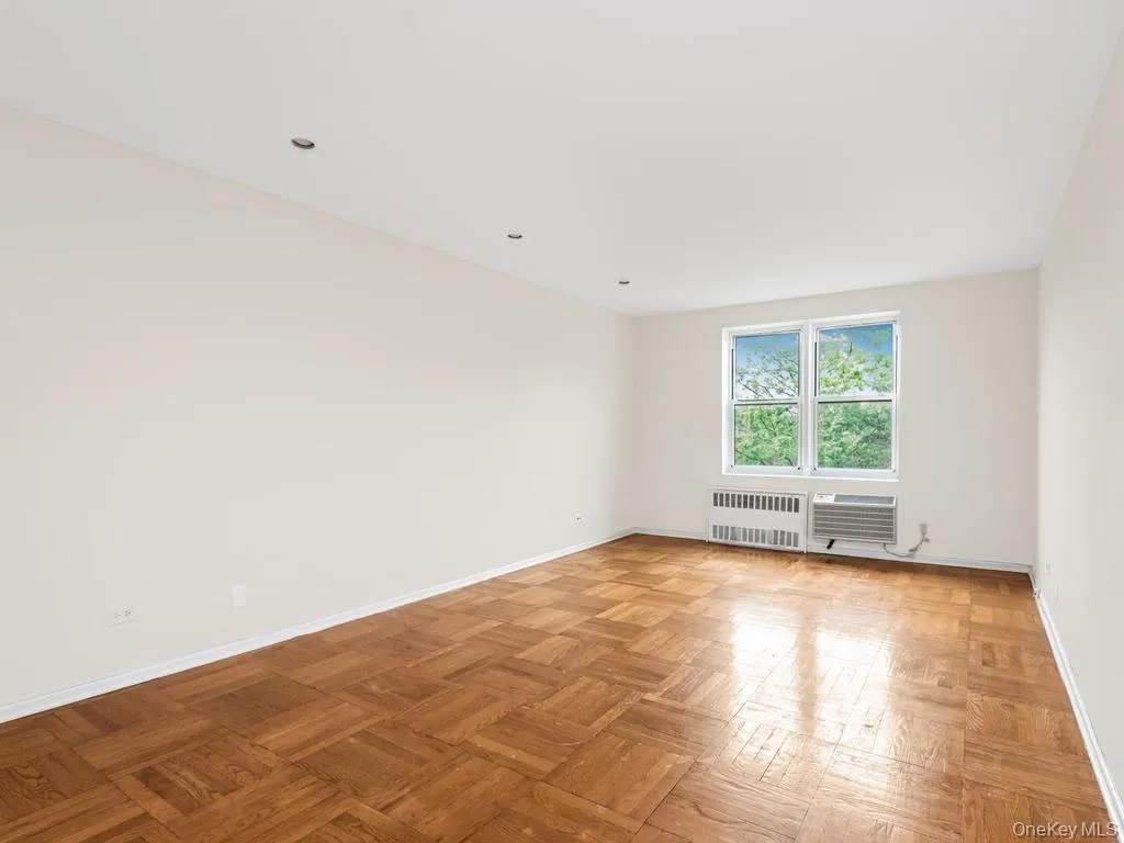 3901 Independence Avenue, New York, NY, 1 Bedroom Bedrooms, 3 Rooms Rooms,1 BathroomBathrooms,Residential,For Rent,Independence,0,1043447 3901 Independence Avenue, New York, NY, 1 Bedroom Bedrooms, 3 Rooms Rooms,1 BathroomBathrooms,Residential,For Rent,Independence,0,1043447