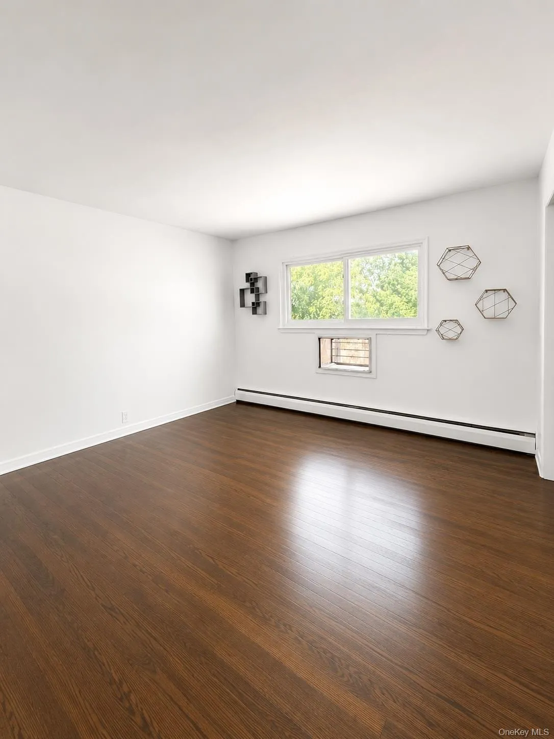 633 Wellwood Avenue, Babylon, NY, 1 Bedroom Bedrooms, 4 Room Rooms,1 BathroomBathrooms,Residential Lease,For Rent,Wellwood,0,1043458 633 Wellwood Avenue, Babylon, NY, 1 Bedroom Bedrooms, 4 Room Rooms,1 BathroomBathrooms,Residential Lease,For Rent,Wellwood,0,1043458