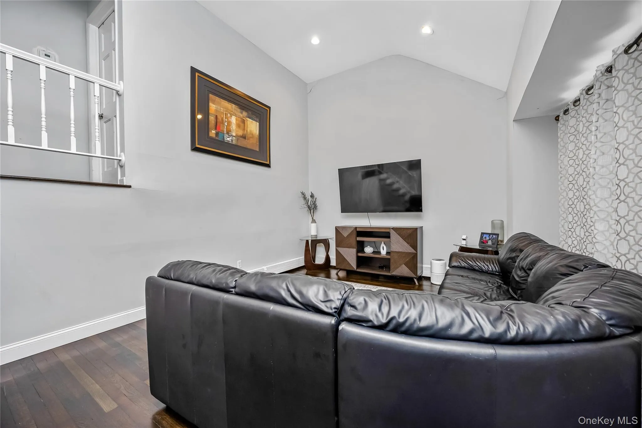 6 Sybil Place, Smithtown, NY, 3 Bedrooms Bedrooms, 6 Rooms Rooms,1 BathroomBathrooms,Residential,For Rent,Sybil,0,1043462 6 Sybil Place, Smithtown, NY, 3 Bedrooms Bedrooms, 6 Rooms Rooms,1 BathroomBathrooms,Residential,For Rent,Sybil,0,1043462