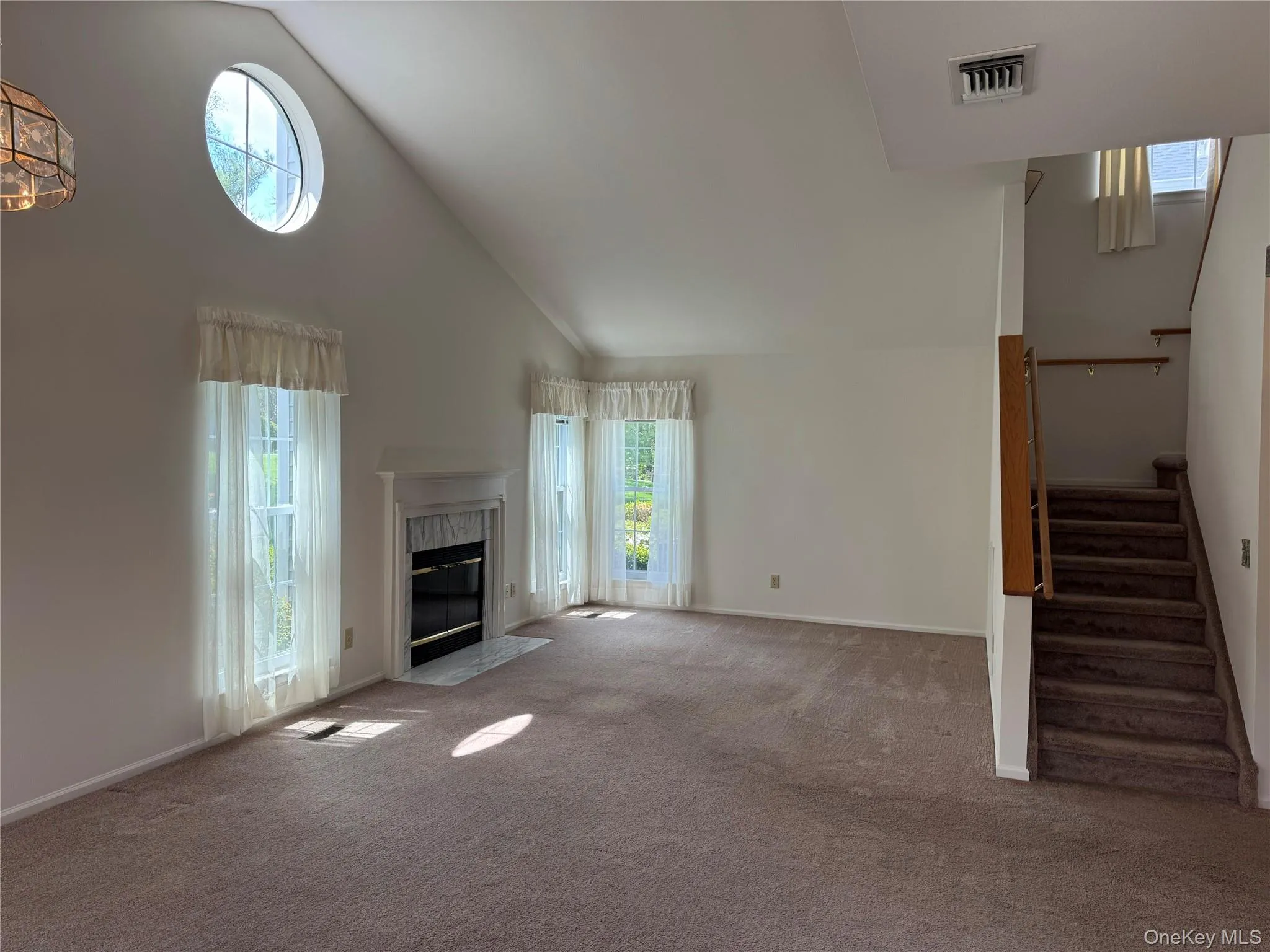 Open, flowing floor plan Open, flowing floor plan