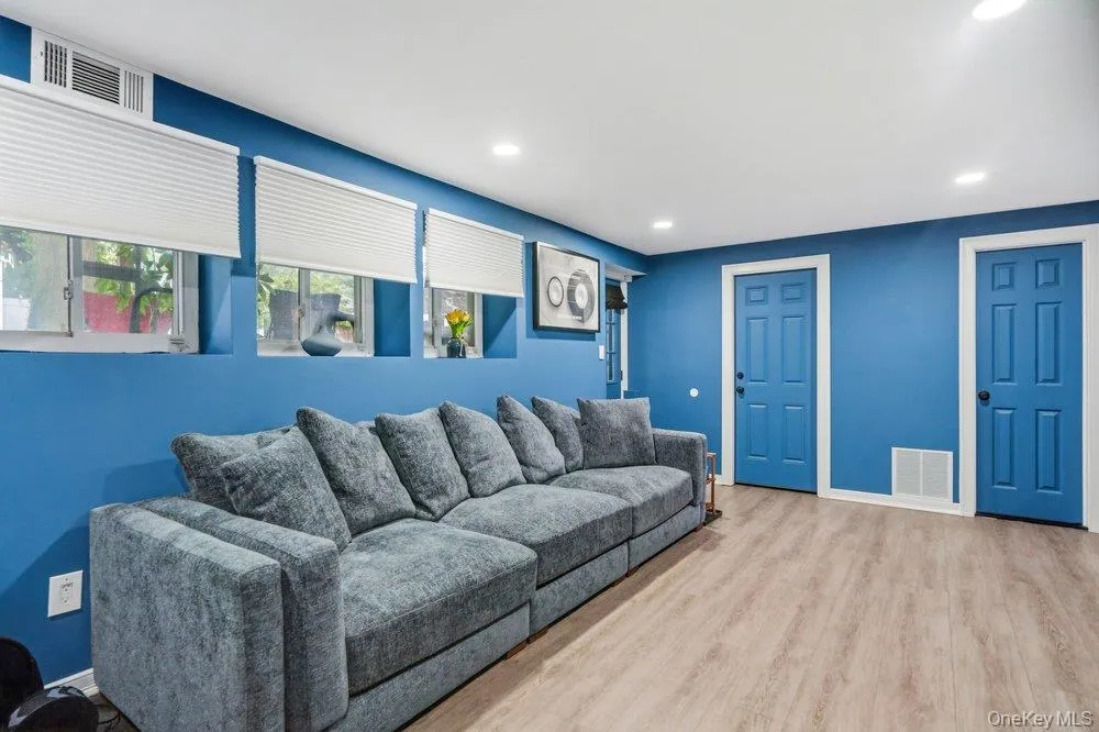 18 Huron Street, Brookhaven, NY, 3 Bedrooms Bedrooms, 8 Rooms Rooms,2 BathroomsBathrooms,Residential,For Rent,Huron,0,1043472 18 Huron Street, Brookhaven, NY, 3 Bedrooms Bedrooms, 8 Rooms Rooms,2 BathroomsBathrooms,Residential,For Rent,Huron,0,1043472