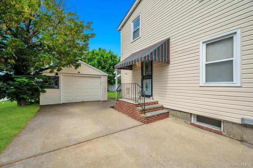 15 Farm Lane, Oyster Bay, NY, 4 Bedrooms Bedrooms, 7 Rooms Rooms,3 BathroomsBathrooms,Residential,For Rent,Farm,0,1043474 15 Farm Lane, Oyster Bay, NY, 4 Bedrooms Bedrooms, 7 Rooms Rooms,3 BathroomsBathrooms,Residential,For Rent,Farm,0,1043474
