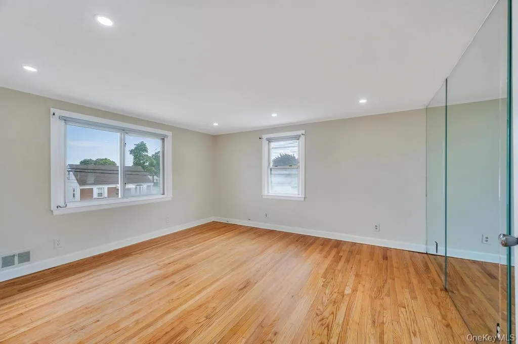 15 Farm Lane, Oyster Bay, NY, 4 Bedrooms Bedrooms, 7 Rooms Rooms,3 BathroomsBathrooms,Residential,For Rent,Farm,0,1043474 15 Farm Lane, Oyster Bay, NY, 4 Bedrooms Bedrooms, 7 Rooms Rooms,3 BathroomsBathrooms,Residential,For Rent,Farm,0,1043474