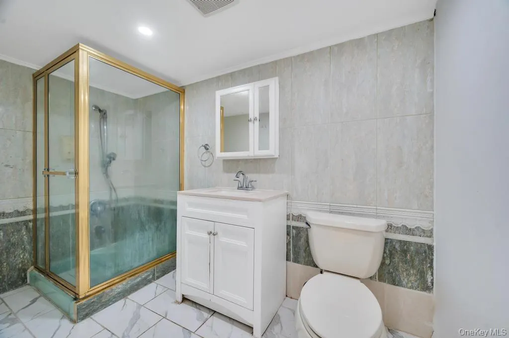 15 Farm Lane, Oyster Bay, NY, 4 Bedrooms Bedrooms, 7 Rooms Rooms,3 BathroomsBathrooms,Residential,For Rent,Farm,0,1043474 15 Farm Lane, Oyster Bay, NY, 4 Bedrooms Bedrooms, 7 Rooms Rooms,3 BathroomsBathrooms,Residential,For Rent,Farm,0,1043474