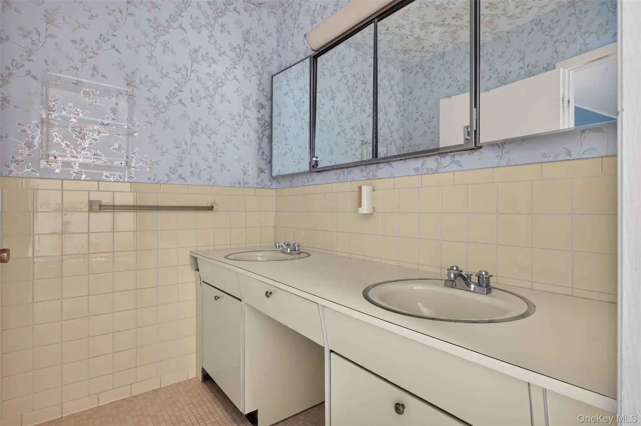 38 Beverly Road, White Plains, NY, 5 Bedrooms Bedrooms, 10 Rooms Rooms,3 BathroomsBathrooms,Residential,For Rent,Beverly,0,1043479 38 Beverly Road, White Plains, NY, 5 Bedrooms Bedrooms, 10 Rooms Rooms,3 BathroomsBathrooms,Residential,For Rent,Beverly,0,1043479