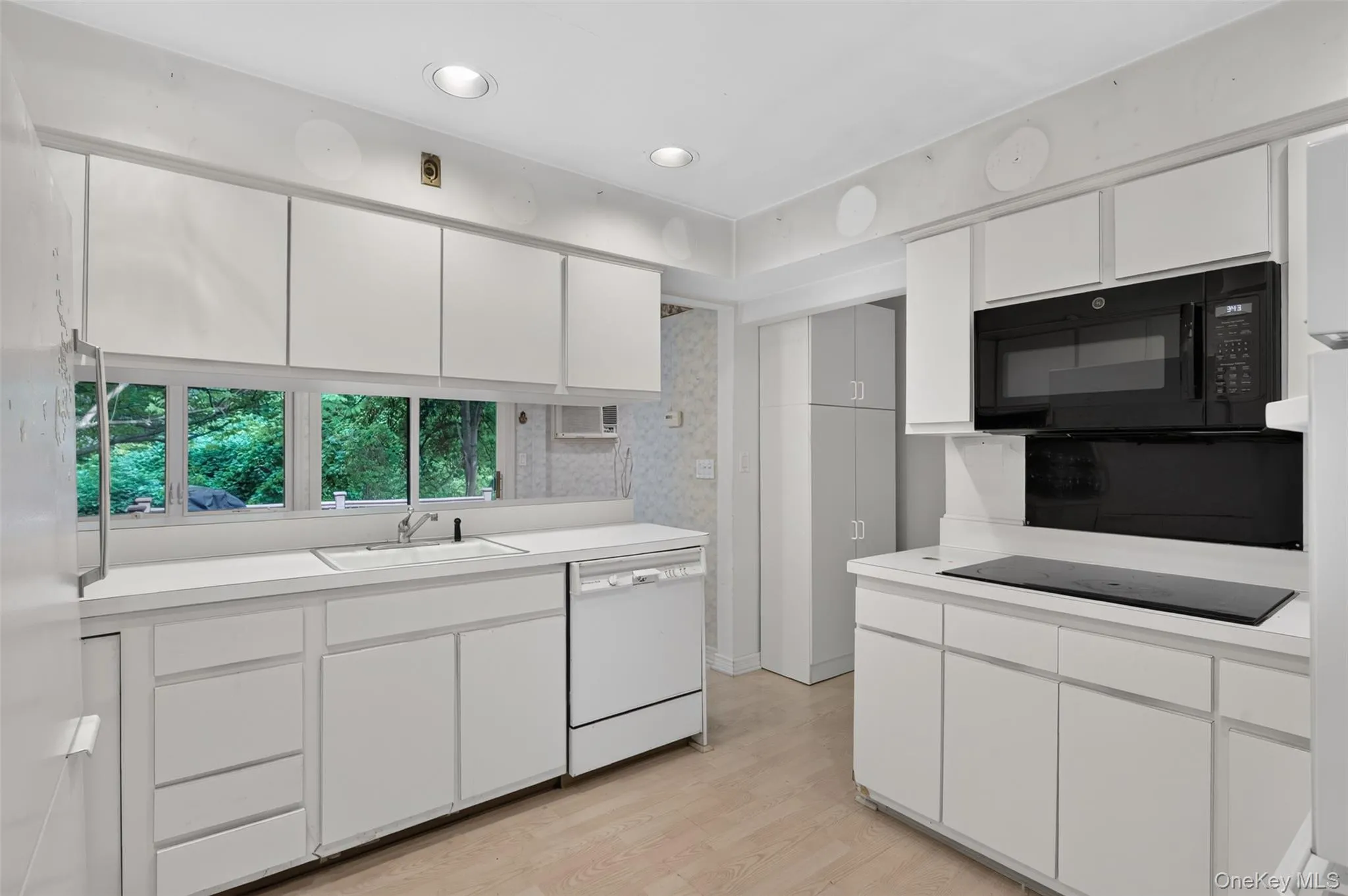 38 Beverly Road, White Plains, NY, 5 Bedrooms Bedrooms, 10 Rooms Rooms,3 BathroomsBathrooms,Residential,For Rent,Beverly,0,1043479 38 Beverly Road, White Plains, NY, 5 Bedrooms Bedrooms, 10 Rooms Rooms,3 BathroomsBathrooms,Residential,For Rent,Beverly,0,1043479