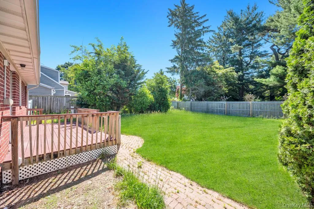 40 Fenwick Street, Huntington, NY, 3 Bedrooms Bedrooms, 4 Rooms Rooms,1 BathroomBathrooms,Residential,For Rent,Fenwick,0,1043489 40 Fenwick Street, Huntington, NY, 3 Bedrooms Bedrooms, 4 Rooms Rooms,1 BathroomBathrooms,Residential,For Rent,Fenwick,0,1043489