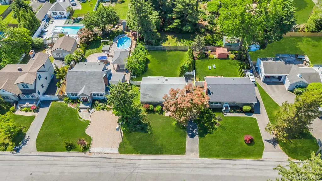 40 Fenwick Street, Huntington, NY, 3 Bedrooms Bedrooms, 4 Rooms Rooms,1 BathroomBathrooms,Residential,For Rent,Fenwick,0,1043489 40 Fenwick Street, Huntington, NY, 3 Bedrooms Bedrooms, 4 Rooms Rooms,1 BathroomBathrooms,Residential,For Rent,Fenwick,0,1043489