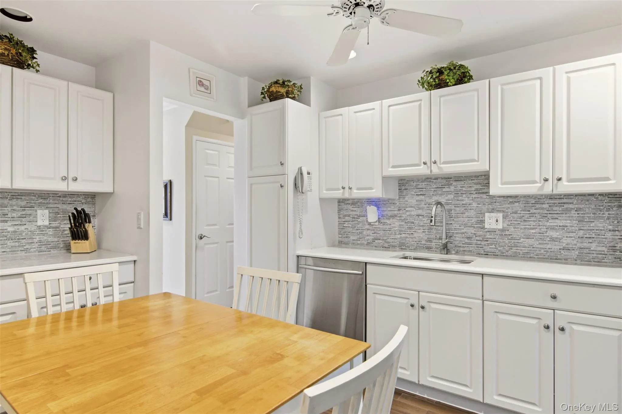 3 Cromwell Road, North Hempstead, NY, 4 Bedrooms Bedrooms, 8 Rooms Rooms,2 BathroomsBathrooms,Residential,For Rent,Cromwell,0,1043491 3 Cromwell Road, North Hempstead, NY, 4 Bedrooms Bedrooms, 8 Rooms Rooms,2 BathroomsBathrooms,Residential,For Rent,Cromwell,0,1043491