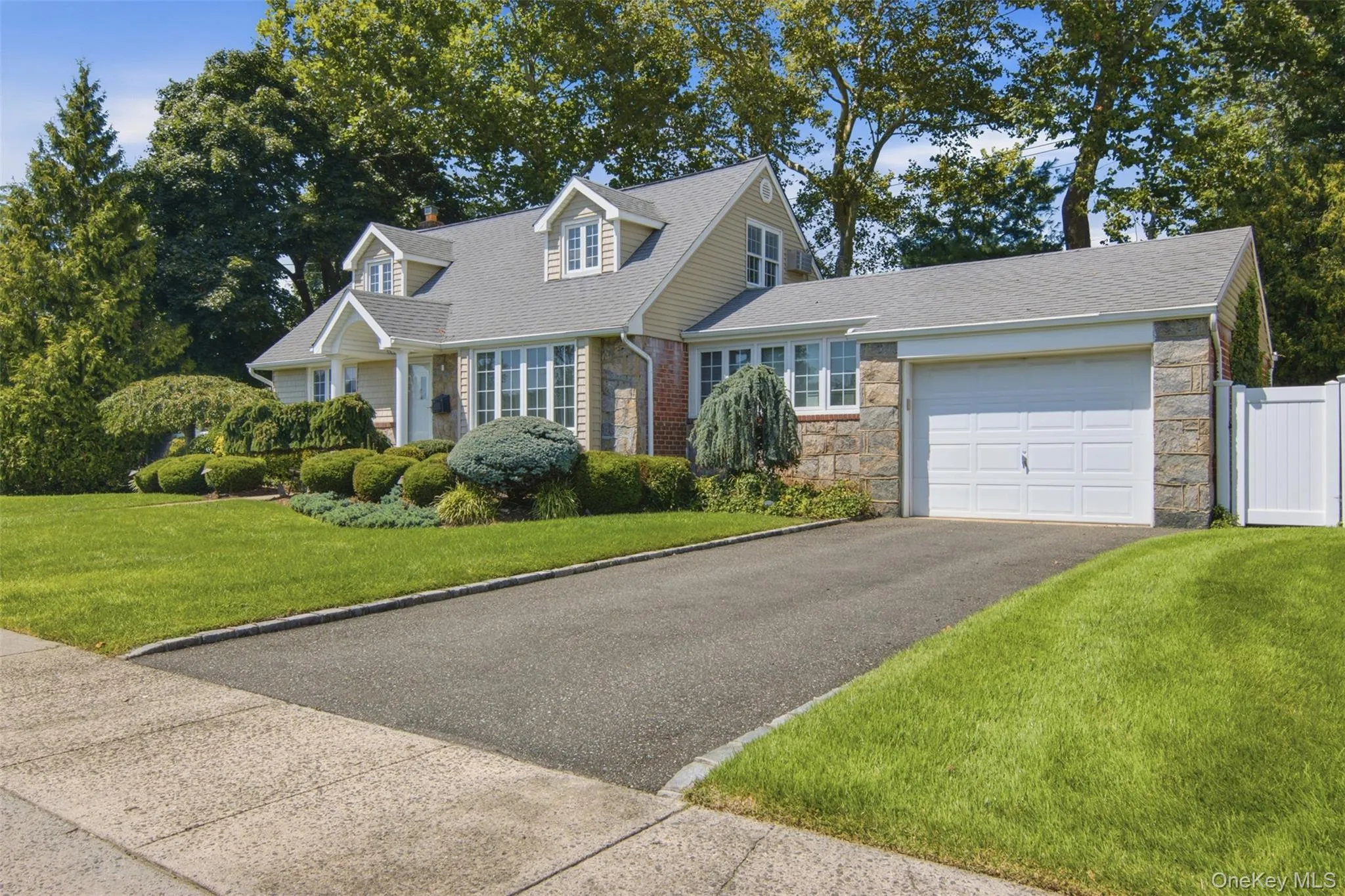 3 Cromwell Road, North Hempstead, NY, 4 Bedrooms Bedrooms, 8 Rooms Rooms,2 BathroomsBathrooms,Residential,For Rent,Cromwell,0,1043491 3 Cromwell Road, North Hempstead, NY, 4 Bedrooms Bedrooms, 8 Rooms Rooms,2 BathroomsBathrooms,Residential,For Rent,Cromwell,0,1043491