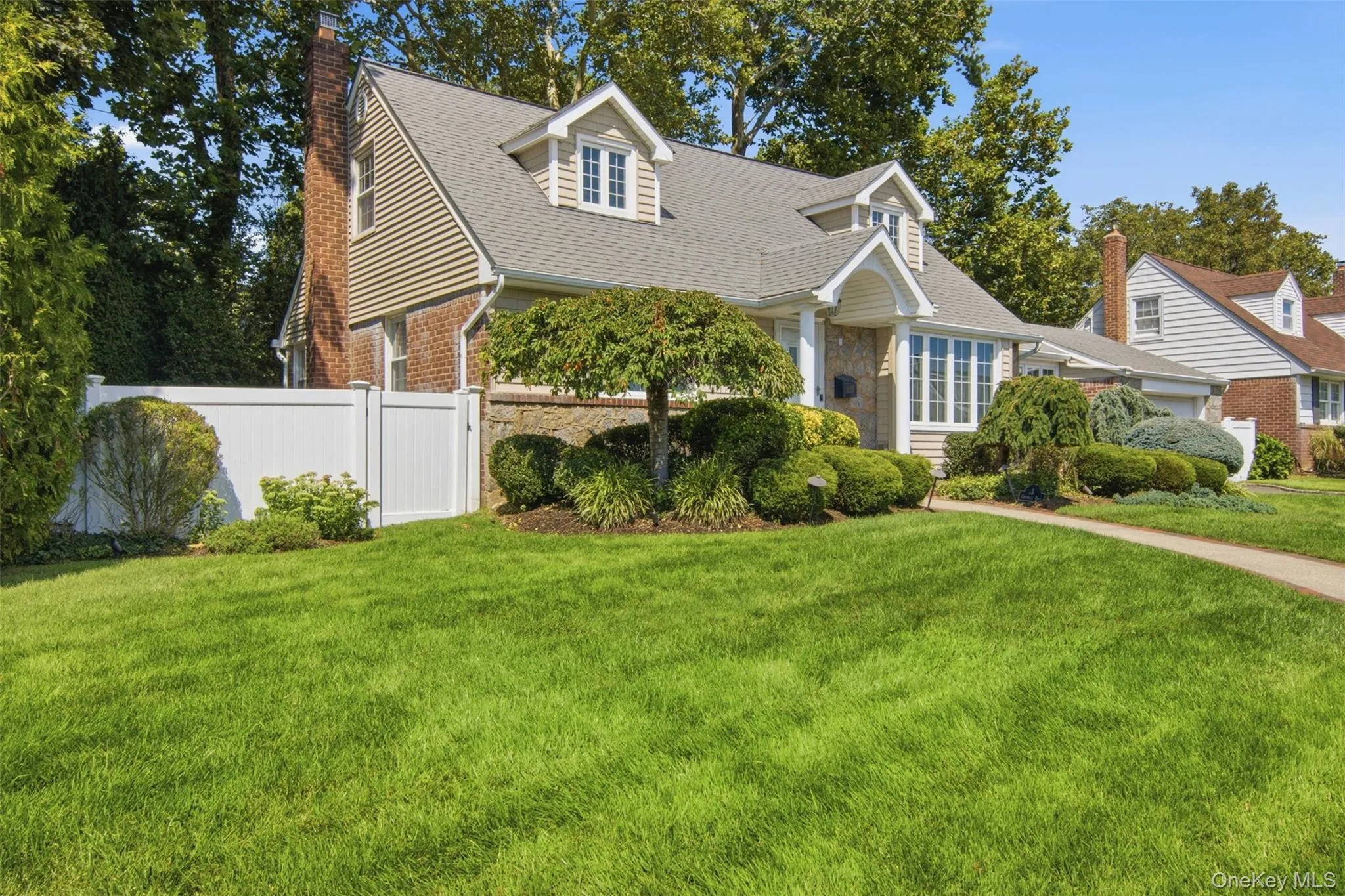 3 Cromwell Road, North Hempstead, NY, 4 Bedrooms Bedrooms, 8 Rooms Rooms,2 BathroomsBathrooms,Residential,For Rent,Cromwell,0,1043491 3 Cromwell Road, North Hempstead, NY, 4 Bedrooms Bedrooms, 8 Rooms Rooms,2 BathroomsBathrooms,Residential,For Rent,Cromwell,0,1043491