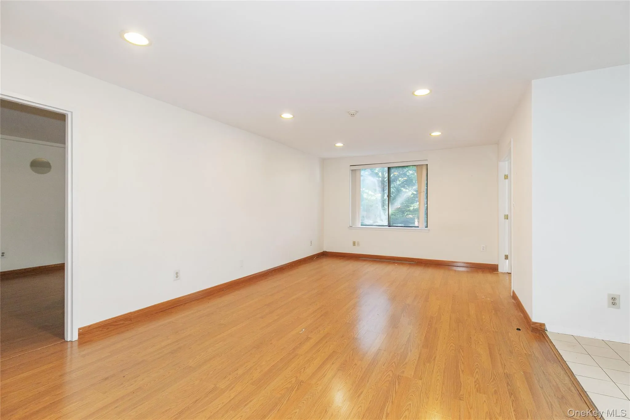 1 Ipswich Avenue, North Hempstead, NY, 2 Bedrooms Bedrooms, 4 Rooms Rooms,1 BathroomBathrooms,Residential Lease,For Rent,Ipswich,0,1043493 1 Ipswich Avenue, North Hempstead, NY, 2 Bedrooms Bedrooms, 4 Rooms Rooms,1 BathroomBathrooms,Residential Lease,For Rent,Ipswich,0,1043493