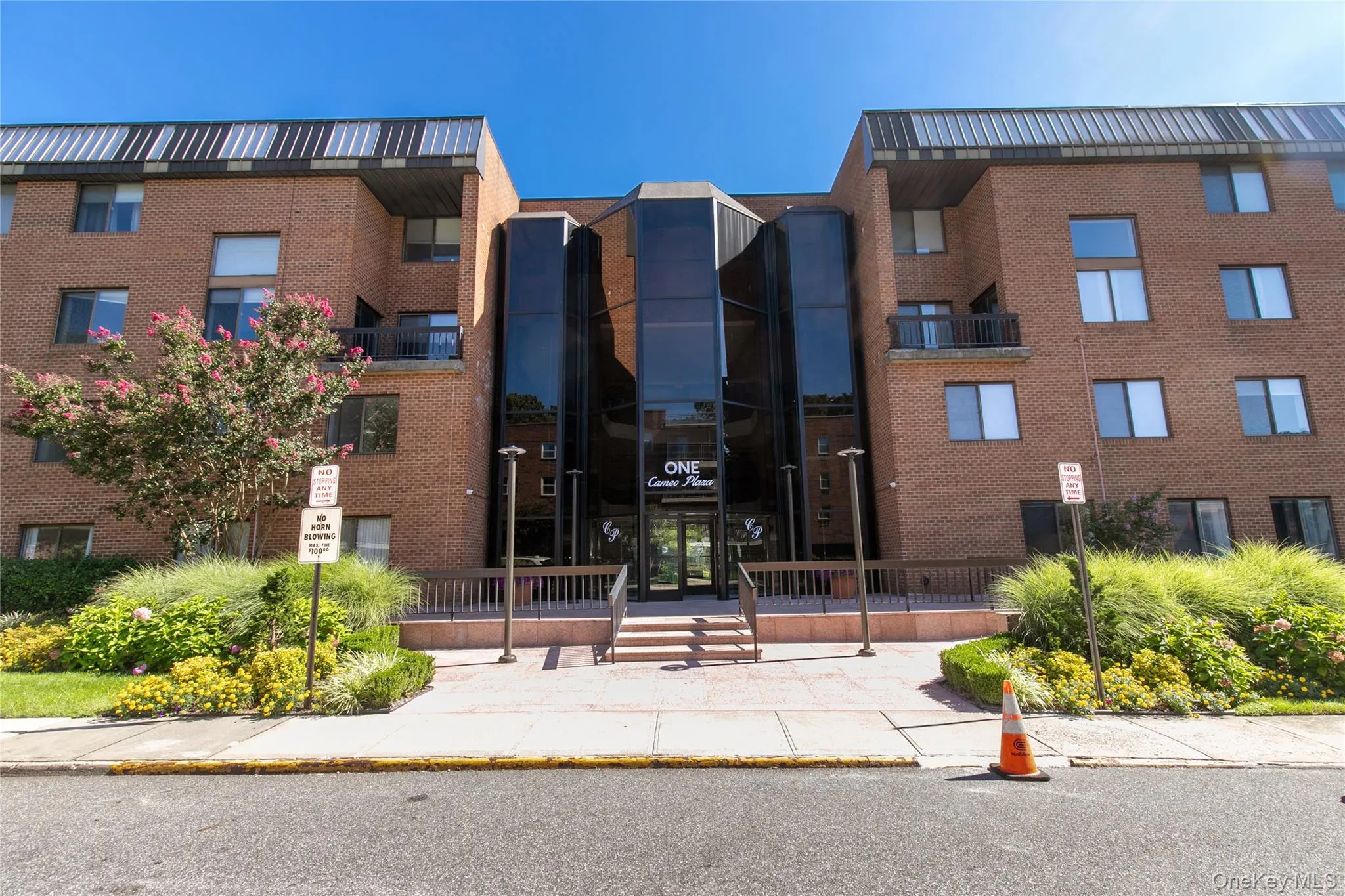 1 Ipswich Avenue, North Hempstead, NY, 2 Bedrooms Bedrooms, 4 Rooms Rooms,1 BathroomBathrooms,Residential Lease,For Rent,Ipswich,0,1043493 1 Ipswich Avenue, North Hempstead, NY, 2 Bedrooms Bedrooms, 4 Rooms Rooms,1 BathroomBathrooms,Residential Lease,For Rent,Ipswich,0,1043493
