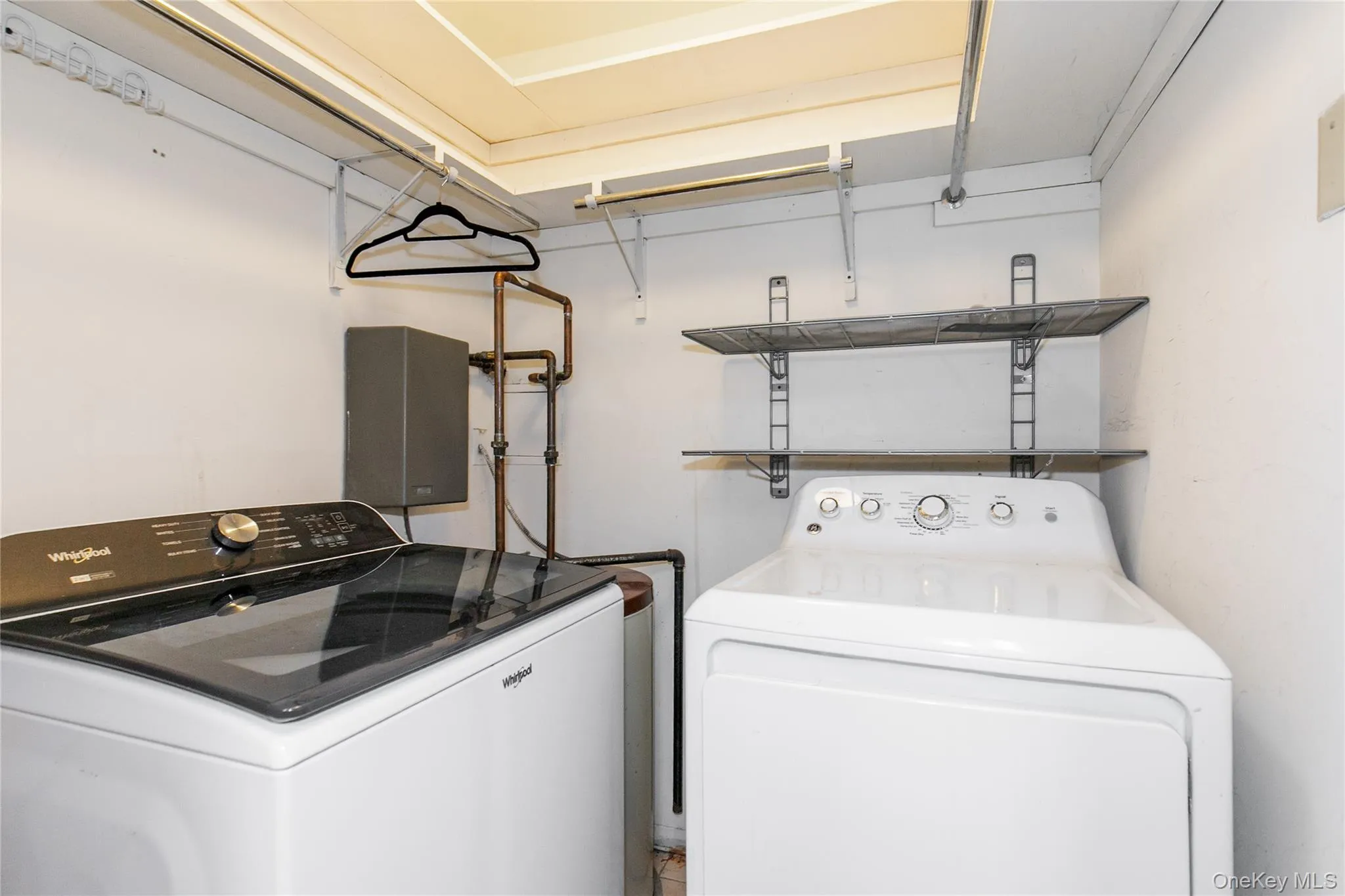 1 Ipswich Avenue, North Hempstead, NY, 2 Bedrooms Bedrooms, 4 Rooms Rooms,1 BathroomBathrooms,Residential Lease,For Rent,Ipswich,0,1043493 1 Ipswich Avenue, North Hempstead, NY, 2 Bedrooms Bedrooms, 4 Rooms Rooms,1 BathroomBathrooms,Residential Lease,For Rent,Ipswich,0,1043493