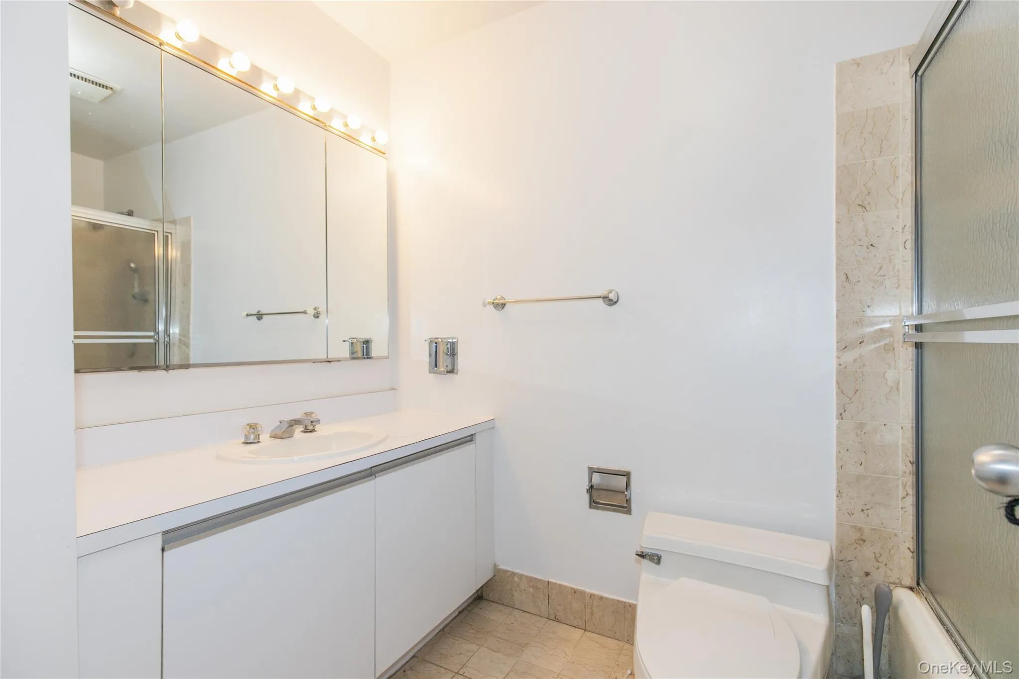 1 Ipswich Avenue, North Hempstead, NY, 2 Bedrooms Bedrooms, 4 Rooms Rooms,1 BathroomBathrooms,Residential Lease,For Rent,Ipswich,0,1043493 1 Ipswich Avenue, North Hempstead, NY, 2 Bedrooms Bedrooms, 4 Rooms Rooms,1 BathroomBathrooms,Residential Lease,For Rent,Ipswich,0,1043493