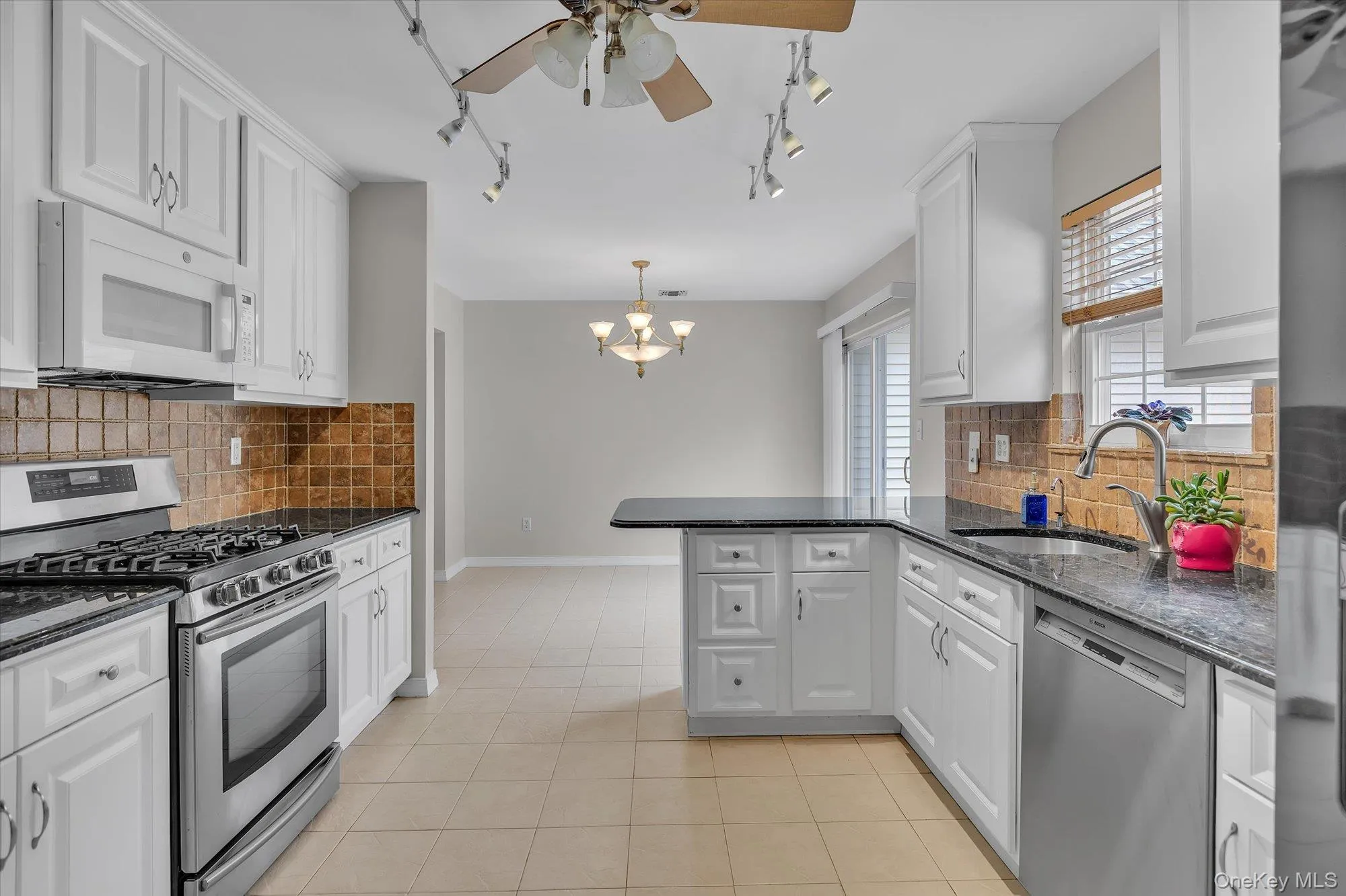 403 Winged Foot Way, Riverhead, NY, 2 Bedrooms Bedrooms, 6 Rooms Rooms,2 BathroomsBathrooms,Residential,For Rent,Winged Foot,0,1043495 403 Winged Foot Way, Riverhead, NY, 2 Bedrooms Bedrooms, 6 Rooms Rooms,2 BathroomsBathrooms,Residential,For Rent,Winged Foot,0,1043495