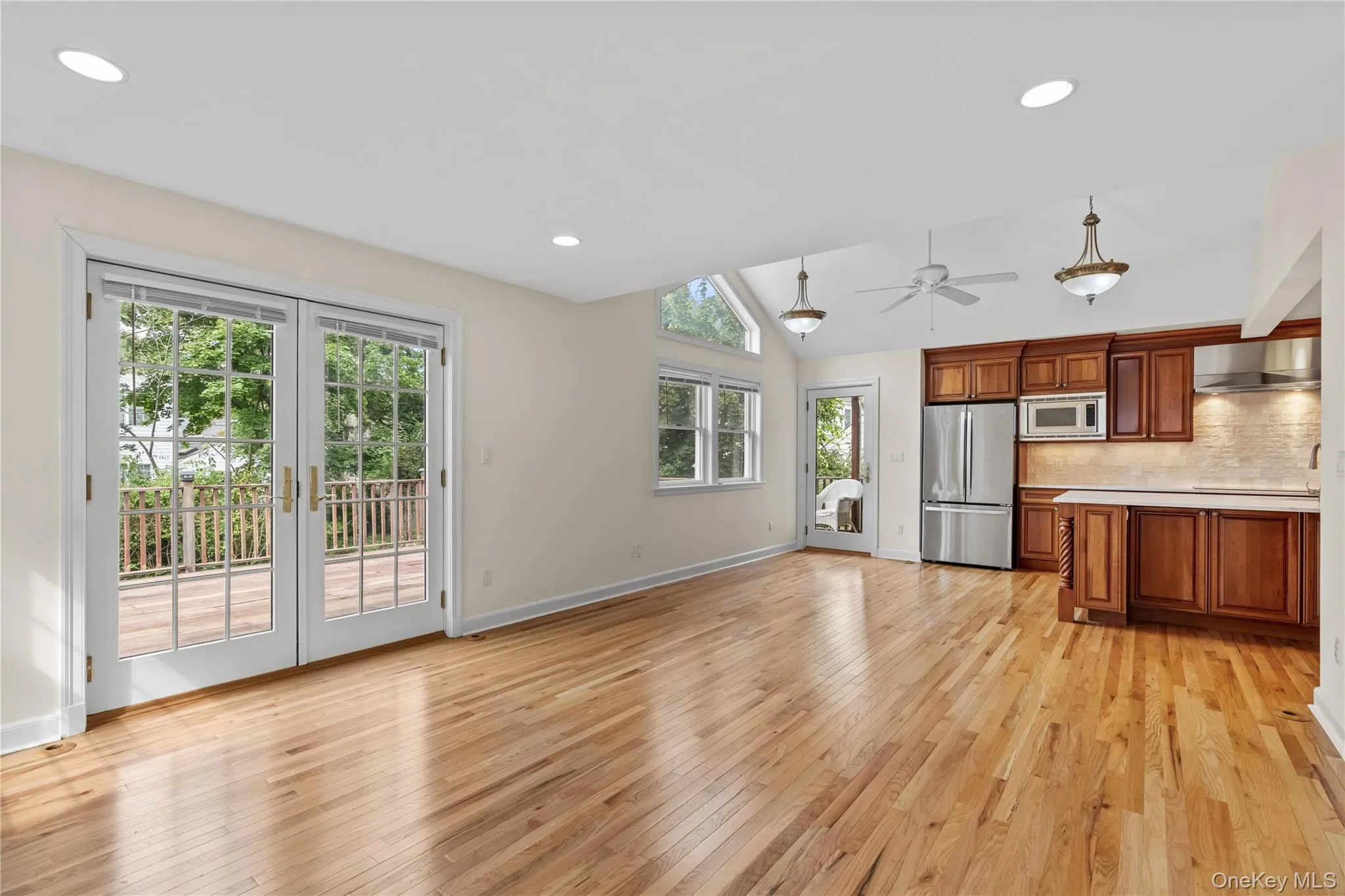 136 Wilmot Circle, New Rochelle, NY, 3 Bedrooms Bedrooms, 7 Rooms Rooms,2 BathroomsBathrooms,Residential,For Rent,Wilmot,0,1043497 136 Wilmot Circle, New Rochelle, NY, 3 Bedrooms Bedrooms, 7 Rooms Rooms,2 BathroomsBathrooms,Residential,For Rent,Wilmot,0,1043497