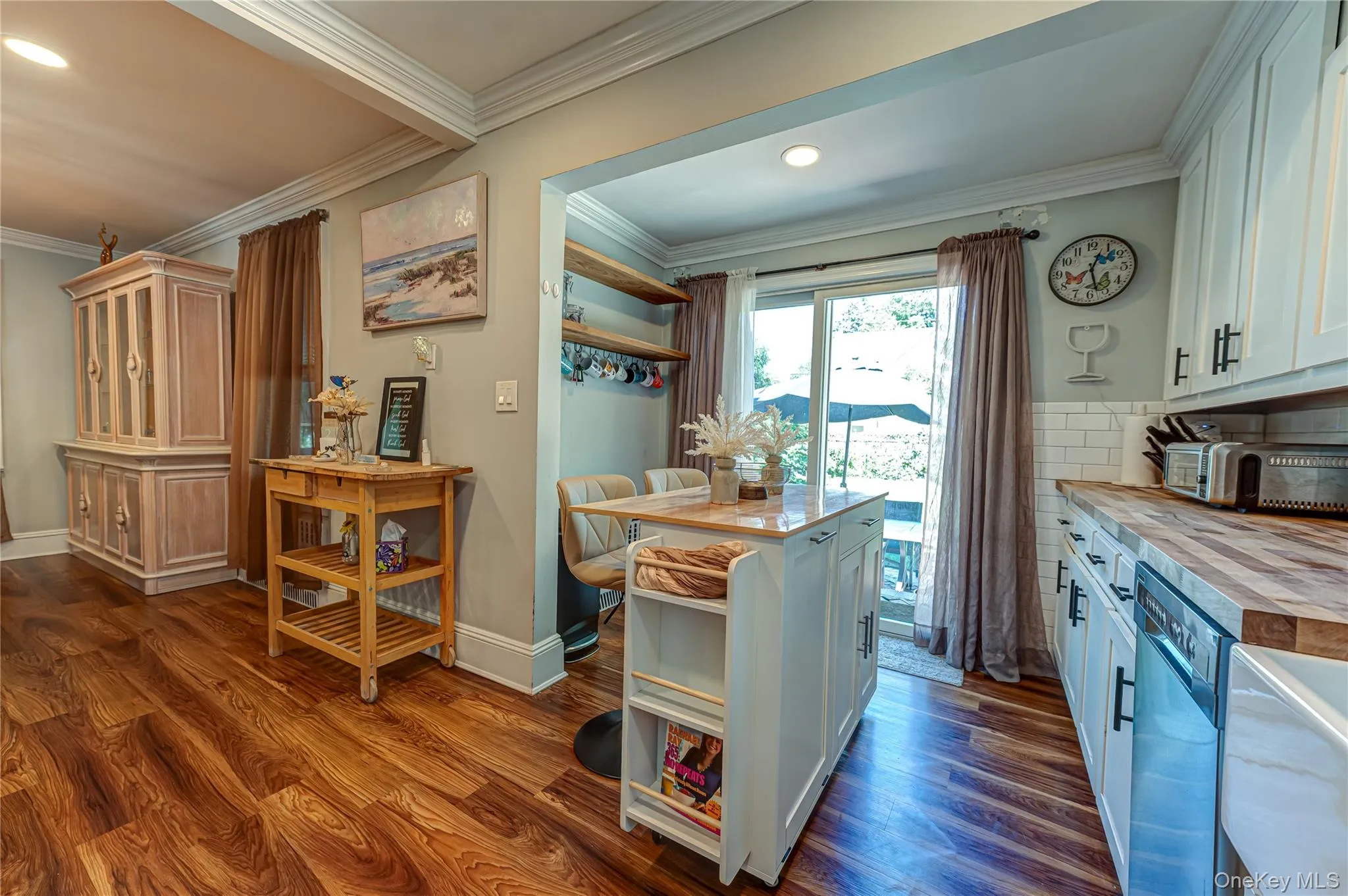 69 Bar Beach Road, North Hempstead, NY, 3 Bedrooms Bedrooms, 6 Rooms Rooms,1 BathroomBathrooms,Residential,For Rent,Bar Beach,0,1043499 69 Bar Beach Road, North Hempstead, NY, 3 Bedrooms Bedrooms, 6 Rooms Rooms,1 BathroomBathrooms,Residential,For Rent,Bar Beach,0,1043499