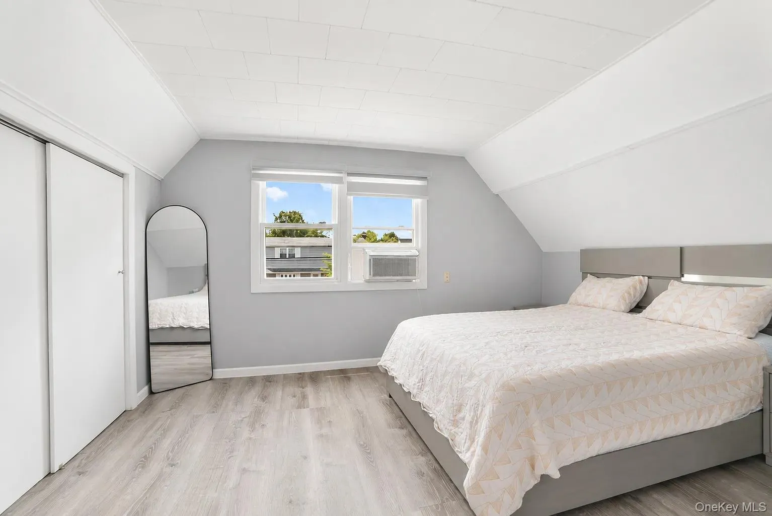 1042 7th Street, North Hempstead, NY, 4 Bedroom Bedrooms, 12 Room Rooms,3 BathroomBathrooms,Residential Lease,For Rent,7th,0,1043504 1042 7th Street, North Hempstead, NY, 4 Bedroom Bedrooms, 12 Room Rooms,3 BathroomBathrooms,Residential Lease,For Rent,7th,0,1043504