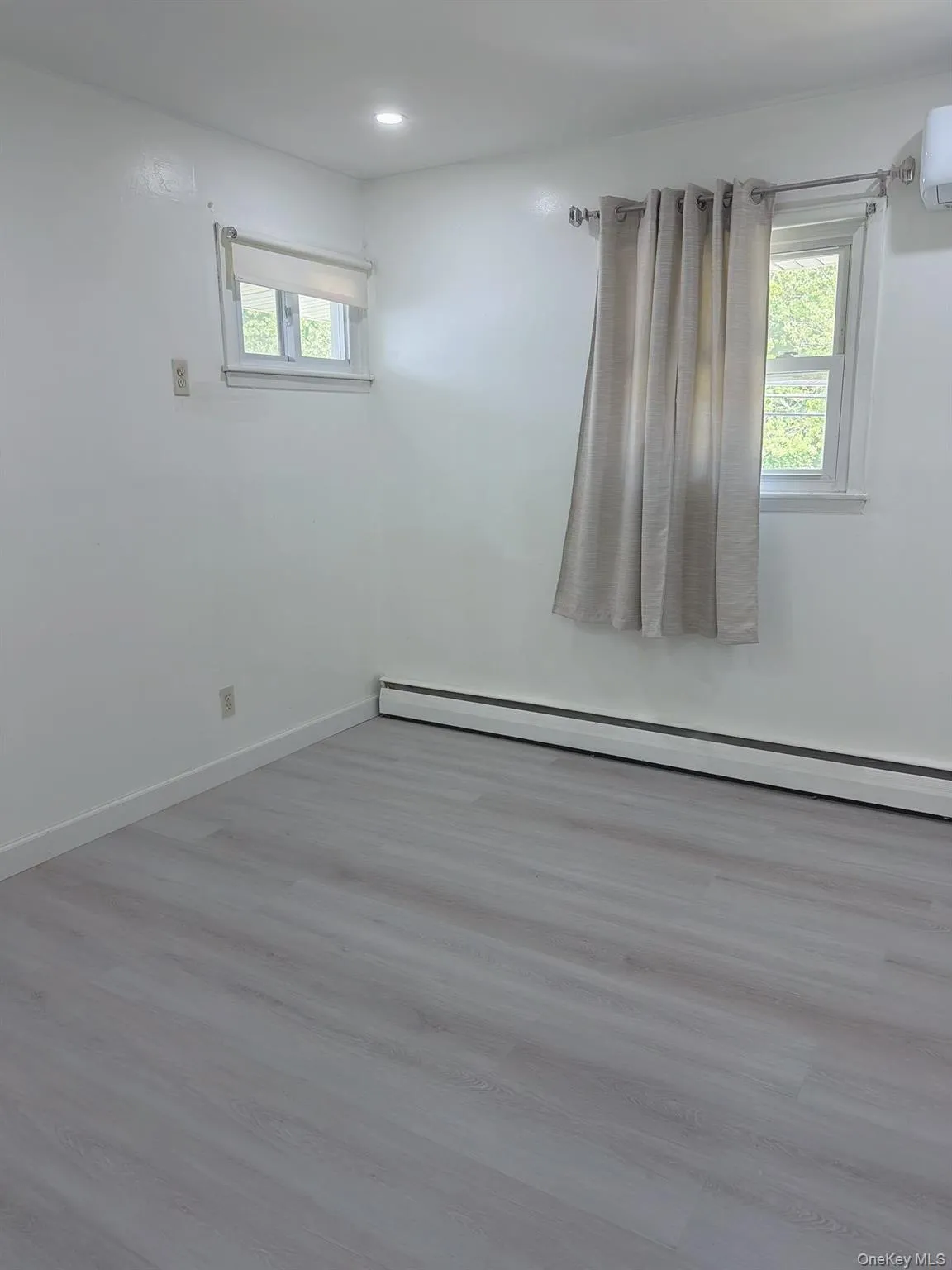 10 Kings Park Road, Smithtown, NY, 3 Bedrooms Bedrooms, 4 Rooms Rooms,1 BathroomBathrooms,Residential Lease,For Rent,Kings Park,0,1043507 10 Kings Park Road, Smithtown, NY, 3 Bedrooms Bedrooms, 4 Rooms Rooms,1 BathroomBathrooms,Residential Lease,For Rent,Kings Park,0,1043507