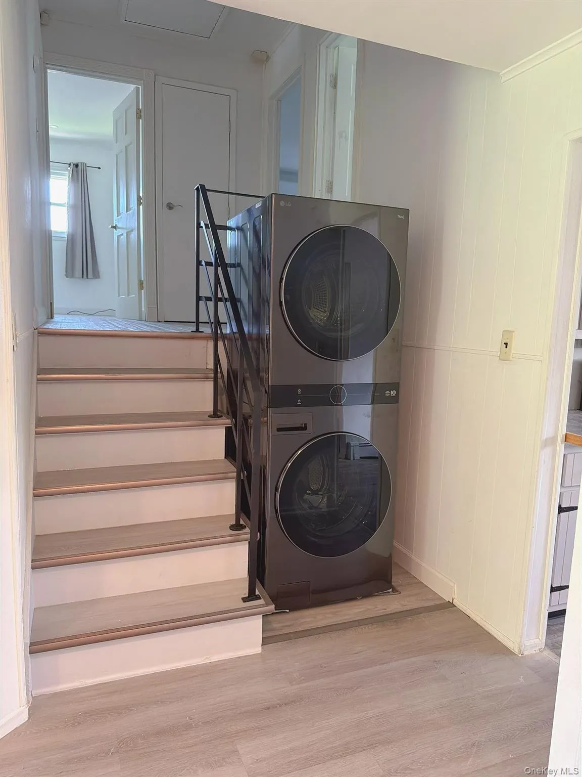 10 Kings Park Road, Smithtown, NY, 3 Bedrooms Bedrooms, 4 Rooms Rooms,1 BathroomBathrooms,Residential Lease,For Rent,Kings Park,0,1043507 10 Kings Park Road, Smithtown, NY, 3 Bedrooms Bedrooms, 4 Rooms Rooms,1 BathroomBathrooms,Residential Lease,For Rent,Kings Park,0,1043507