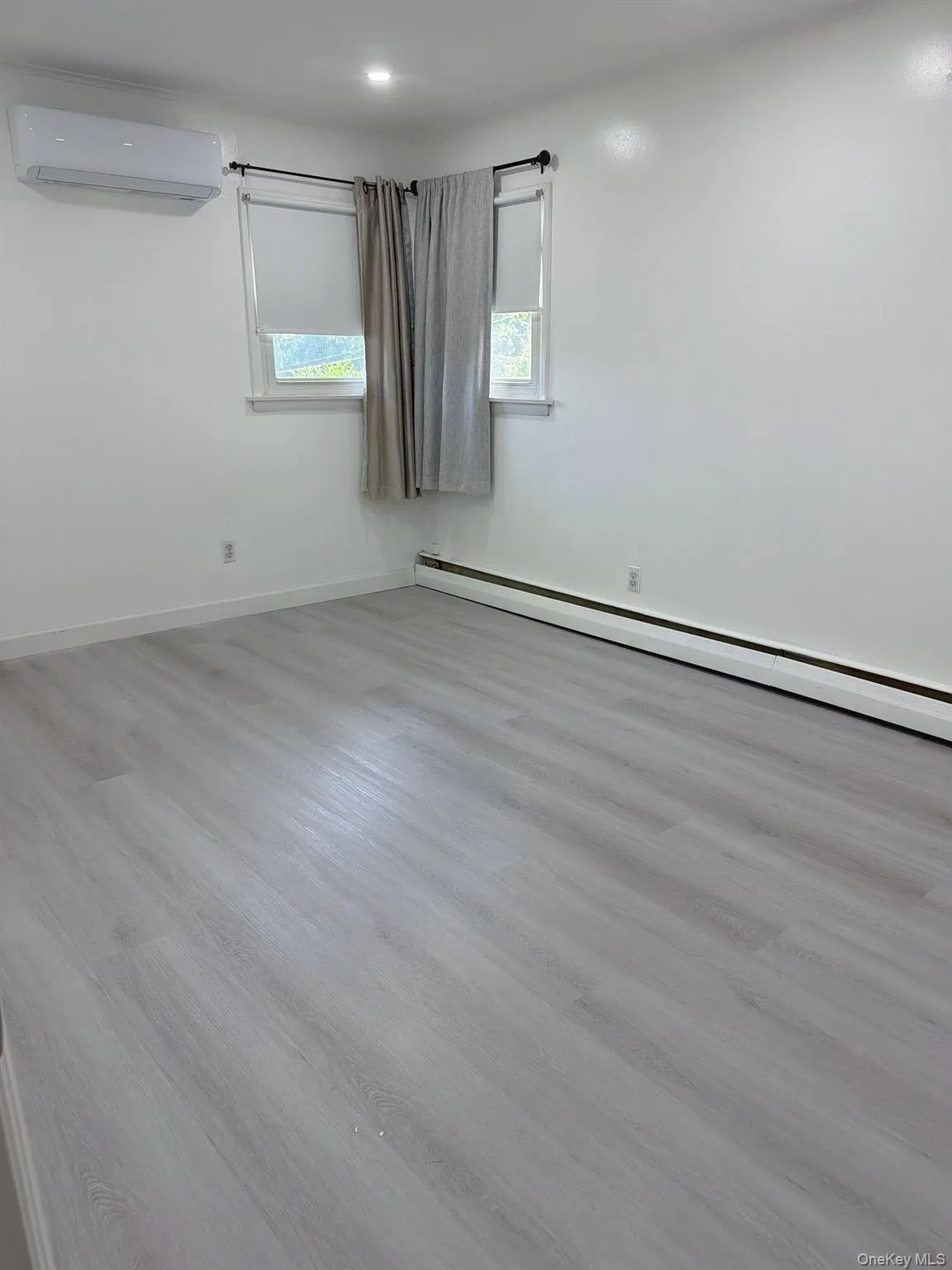 10 Kings Park Road, Smithtown, NY, 3 Bedrooms Bedrooms, 4 Rooms Rooms,1 BathroomBathrooms,Residential Lease,For Rent,Kings Park,0,1043507 10 Kings Park Road, Smithtown, NY, 3 Bedrooms Bedrooms, 4 Rooms Rooms,1 BathroomBathrooms,Residential Lease,For Rent,Kings Park,0,1043507