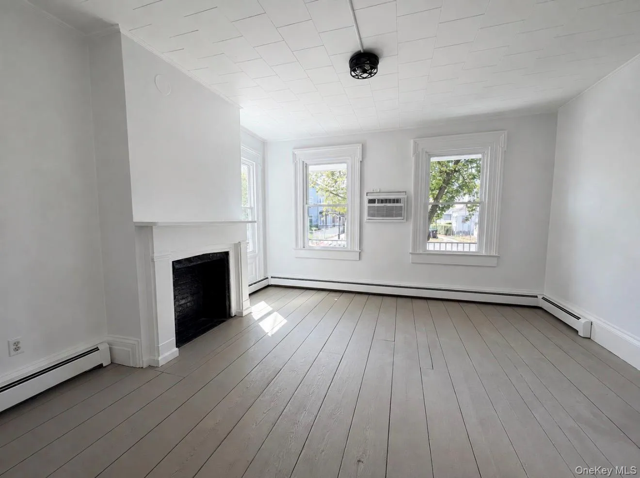 29 Delano Street, Poughkeepsie, NY, 3 Bedroom Bedrooms, 6 Room Rooms,1 BathroomBathrooms,Residential Lease,For Rent,Delano,0,1043524 29 Delano Street, Poughkeepsie, NY, 3 Bedroom Bedrooms, 6 Room Rooms,1 BathroomBathrooms,Residential Lease,For Rent,Delano,0,1043524