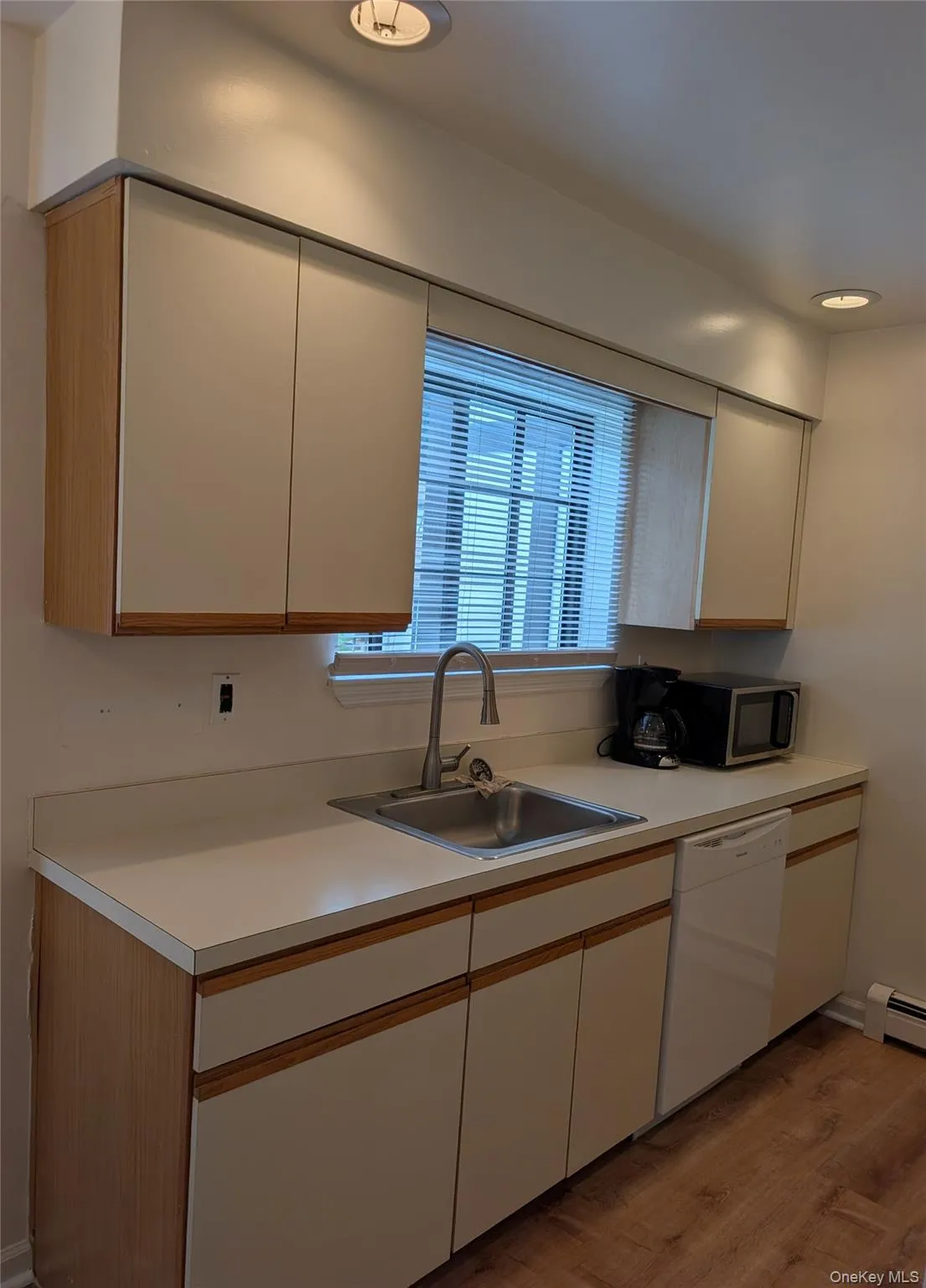 11 Brittany Drive, Middletown, NY, 1 Bedroom Bedrooms, 4 Rooms Rooms,1 BathroomBathrooms,Residential,For Rent,Brittany,0,1043527 11 Brittany Drive, Middletown, NY, 1 Bedroom Bedrooms, 4 Rooms Rooms,1 BathroomBathrooms,Residential,For Rent,Brittany,0,1043527
