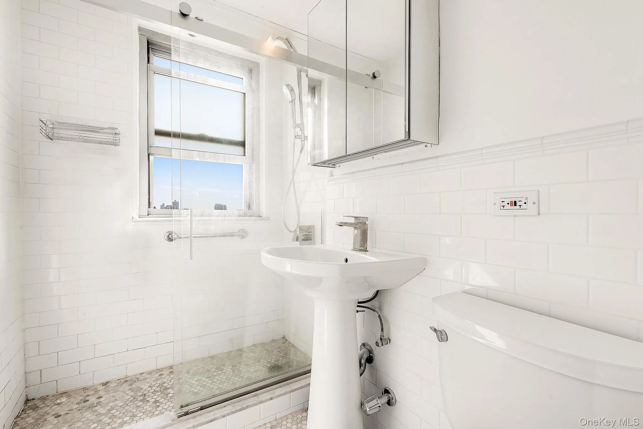 70-25 Yellowstone Boulevard, New York, NY, 2 Bedrooms Bedrooms, 4 Rooms Rooms,1 BathroomBathrooms,Residential Lease,For Rent,Yellowstone,0,1043532 70-25 Yellowstone Boulevard, New York, NY, 2 Bedrooms Bedrooms, 4 Rooms Rooms,1 BathroomBathrooms,Residential Lease,For Rent,Yellowstone,0,1043532