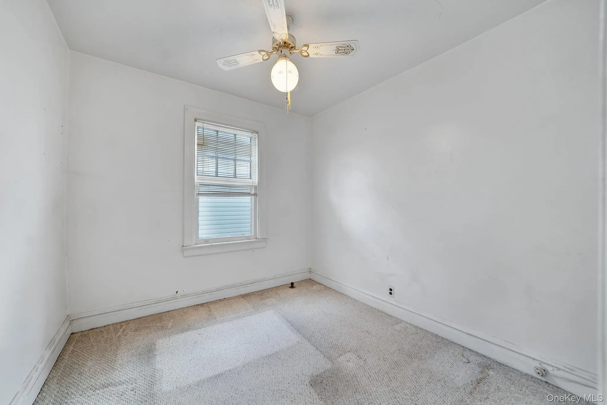 61-43 Wetherole Street, New York, NY, 3 Bedrooms Bedrooms, 5 Rooms Rooms,1 BathroomBathrooms,Residential,For Rent,Wetherole,0,1043533 61-43 Wetherole Street, New York, NY, 3 Bedrooms Bedrooms, 5 Rooms Rooms,1 BathroomBathrooms,Residential,For Rent,Wetherole,0,1043533