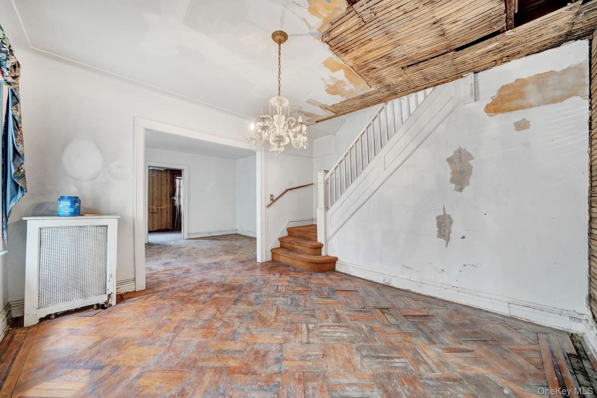 61-43 Wetherole Street, New York, NY, 3 Bedrooms Bedrooms, 5 Rooms Rooms,1 BathroomBathrooms,Residential,For Rent,Wetherole,0,1043533 61-43 Wetherole Street, New York, NY, 3 Bedrooms Bedrooms, 5 Rooms Rooms,1 BathroomBathrooms,Residential,For Rent,Wetherole,0,1043533