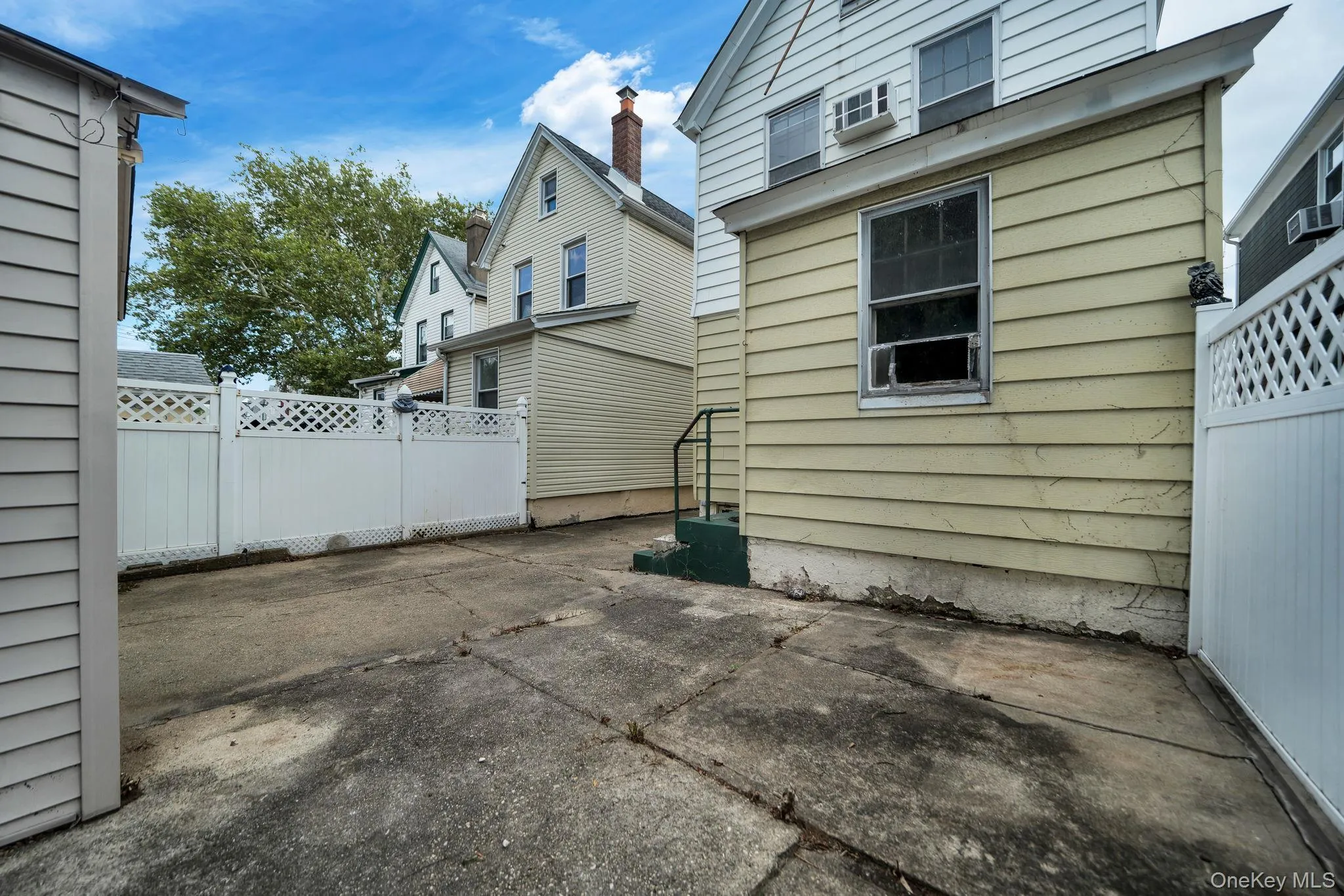 61-43 Wetherole Street, New York, NY, 3 Bedrooms Bedrooms, 5 Rooms Rooms,1 BathroomBathrooms,Residential,For Rent,Wetherole,0,1043533 61-43 Wetherole Street, New York, NY, 3 Bedrooms Bedrooms, 5 Rooms Rooms,1 BathroomBathrooms,Residential,For Rent,Wetherole,0,1043533