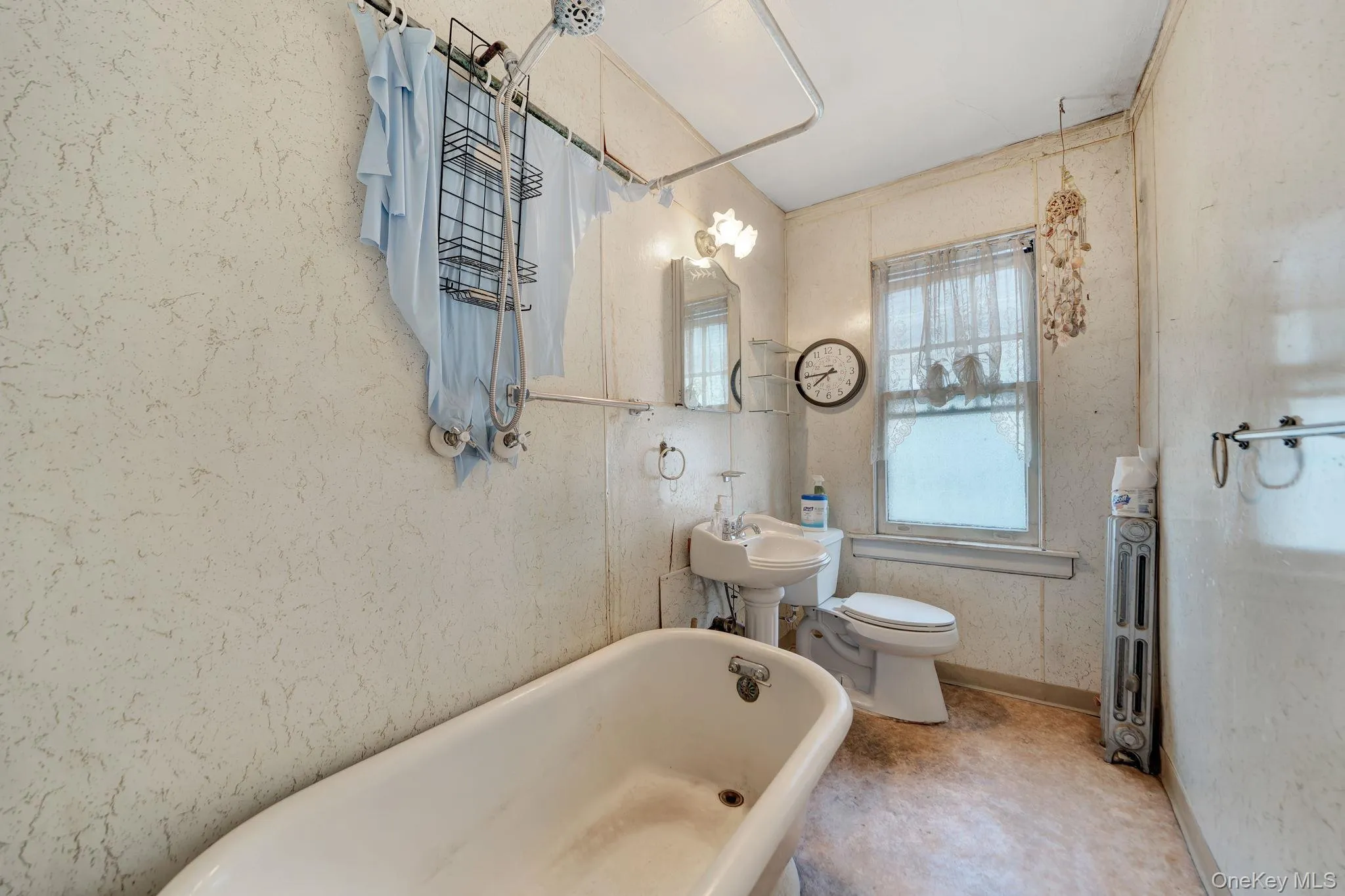 61-43 Wetherole Street, New York, NY, 3 Bedrooms Bedrooms, 5 Rooms Rooms,1 BathroomBathrooms,Residential,For Rent,Wetherole,0,1043533 61-43 Wetherole Street, New York, NY, 3 Bedrooms Bedrooms, 5 Rooms Rooms,1 BathroomBathrooms,Residential,For Rent,Wetherole,0,1043533