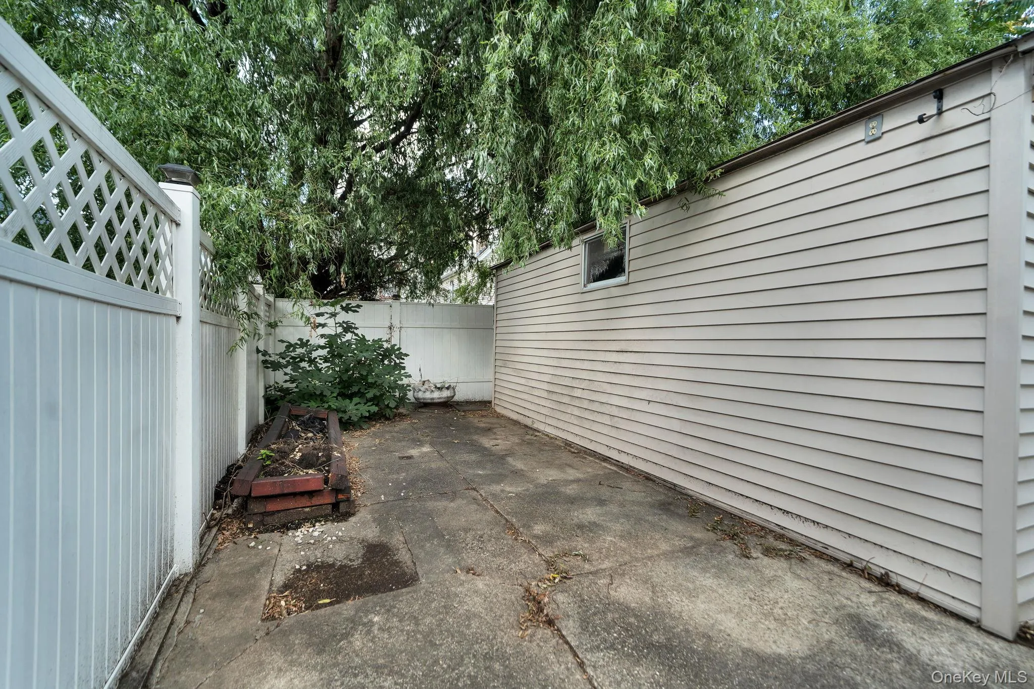 61-43 Wetherole Street, New York, NY, 3 Bedrooms Bedrooms, 5 Rooms Rooms,1 BathroomBathrooms,Residential,For Rent,Wetherole,0,1043533 61-43 Wetherole Street, New York, NY, 3 Bedrooms Bedrooms, 5 Rooms Rooms,1 BathroomBathrooms,Residential,For Rent,Wetherole,0,1043533