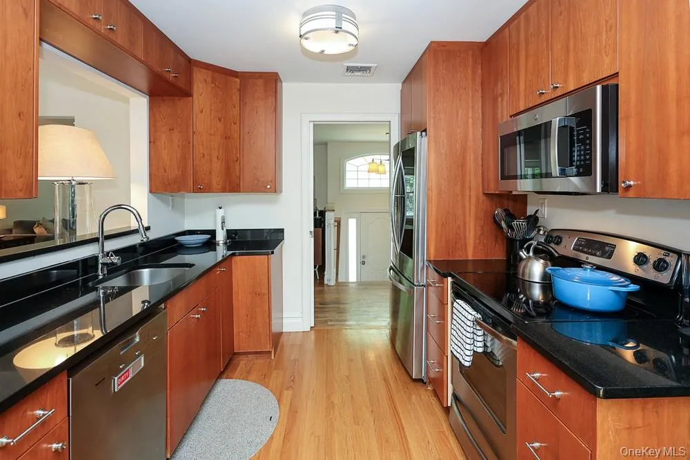 29 Puritan Lane, Oyster Bay, NY, 4 Bedrooms Bedrooms, 7 Rooms Rooms,2 BathroomsBathrooms,Residential,For Rent,Puritan,0,1043535 29 Puritan Lane, Oyster Bay, NY, 4 Bedrooms Bedrooms, 7 Rooms Rooms,2 BathroomsBathrooms,Residential,For Rent,Puritan,0,1043535