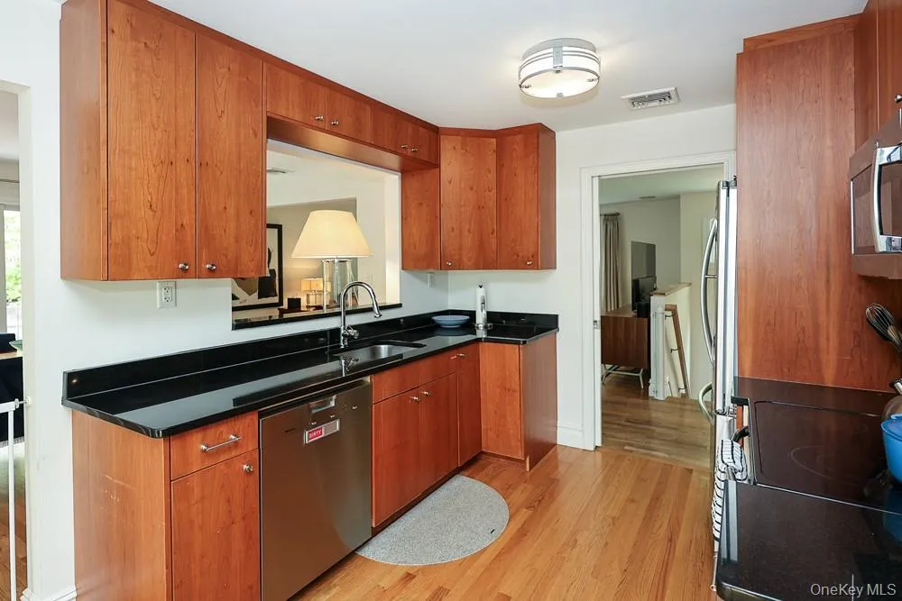 29 Puritan Lane, Oyster Bay, NY, 4 Bedrooms Bedrooms, 7 Rooms Rooms,2 BathroomsBathrooms,Residential,For Rent,Puritan,0,1043535 29 Puritan Lane, Oyster Bay, NY, 4 Bedrooms Bedrooms, 7 Rooms Rooms,2 BathroomsBathrooms,Residential,For Rent,Puritan,0,1043535