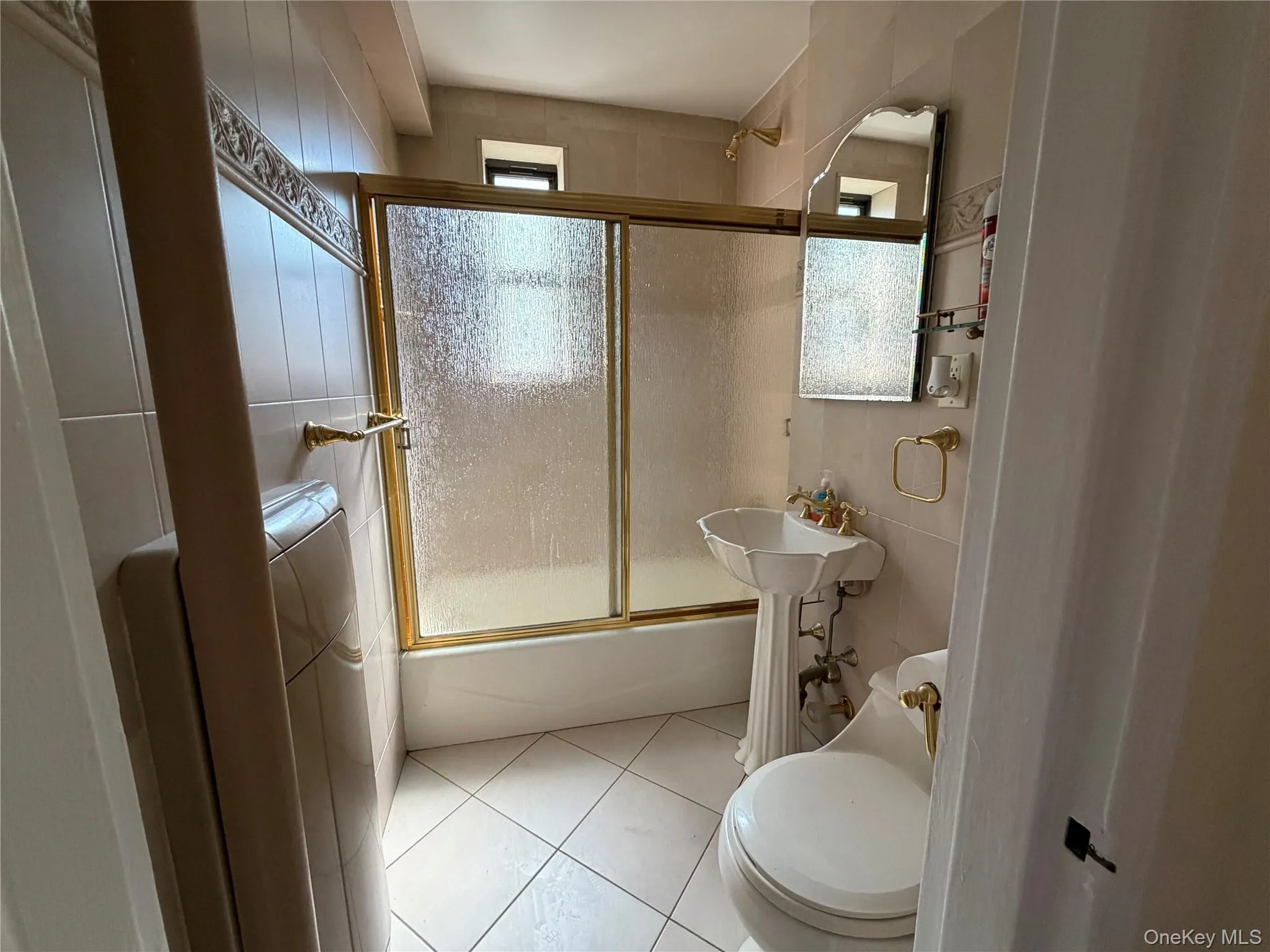 88-10 34 Avenue, New York, NY, 2 Bedrooms Bedrooms, 5 Rooms Rooms,1 BathroomBathrooms,Residential,For Rent,34,0,1043539 88-10 34 Avenue, New York, NY, 2 Bedrooms Bedrooms, 5 Rooms Rooms,1 BathroomBathrooms,Residential,For Rent,34,0,1043539