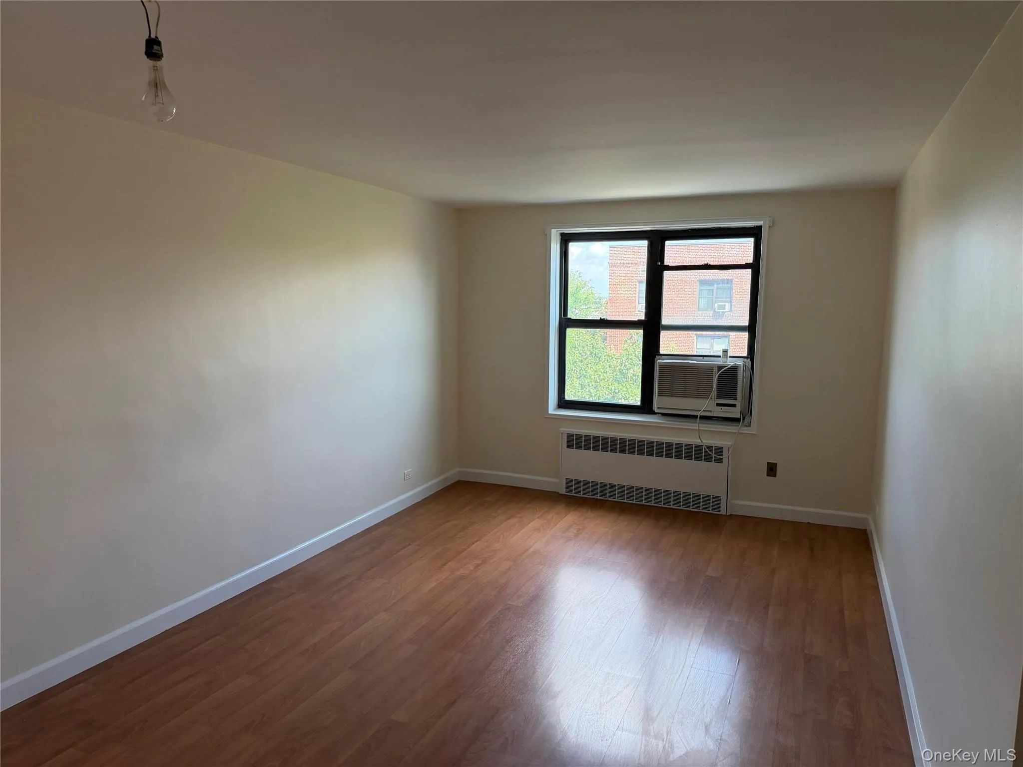 88-10 34 Avenue, New York, NY, 2 Bedrooms Bedrooms, 5 Rooms Rooms,1 BathroomBathrooms,Residential,For Rent,34,0,1043539 88-10 34 Avenue, New York, NY, 2 Bedrooms Bedrooms, 5 Rooms Rooms,1 BathroomBathrooms,Residential,For Rent,34,0,1043539