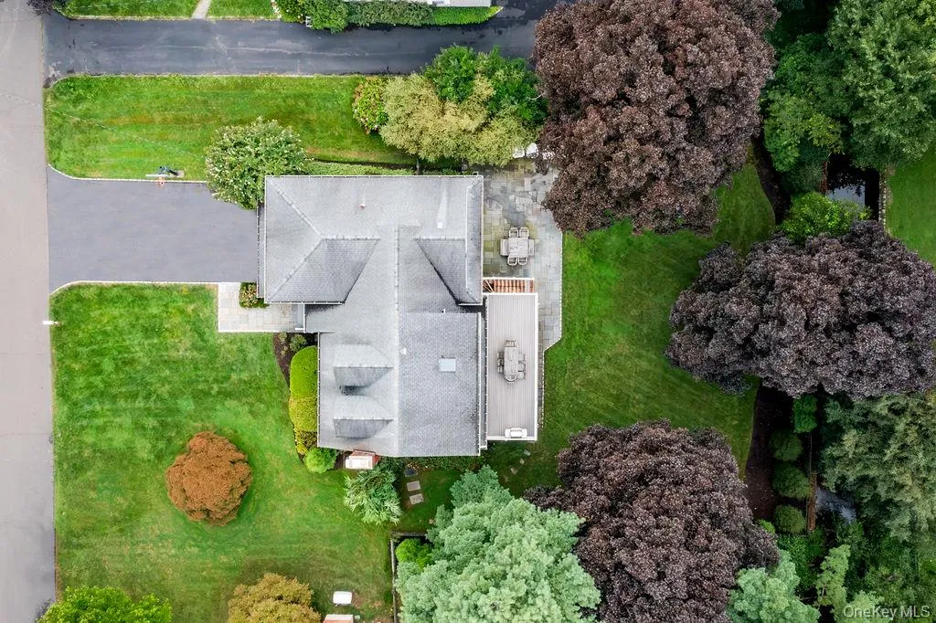 18 Shady Brook Lane, Greenwich, CT, 5 Bedrooms Bedrooms, 9 Rooms Rooms,5 BathroomsBathrooms,Residential,For Rent,Shady Brook,0,1043541 18 Shady Brook Lane, Greenwich, CT, 5 Bedrooms Bedrooms, 9 Rooms Rooms,5 BathroomsBathrooms,Residential,For Rent,Shady Brook,0,1043541