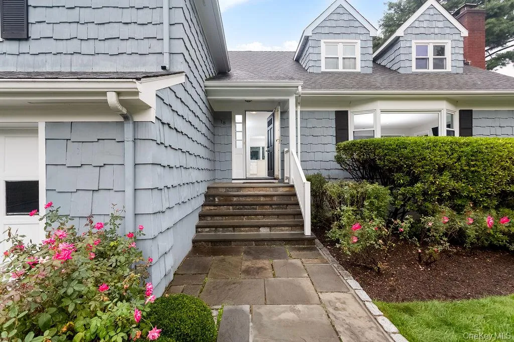 18 Shady Brook Lane, Greenwich, CT, 5 Bedrooms Bedrooms, 9 Rooms Rooms,5 BathroomsBathrooms,Residential,For Rent,Shady Brook,0,1043541 18 Shady Brook Lane, Greenwich, CT, 5 Bedrooms Bedrooms, 9 Rooms Rooms,5 BathroomsBathrooms,Residential,For Rent,Shady Brook,0,1043541