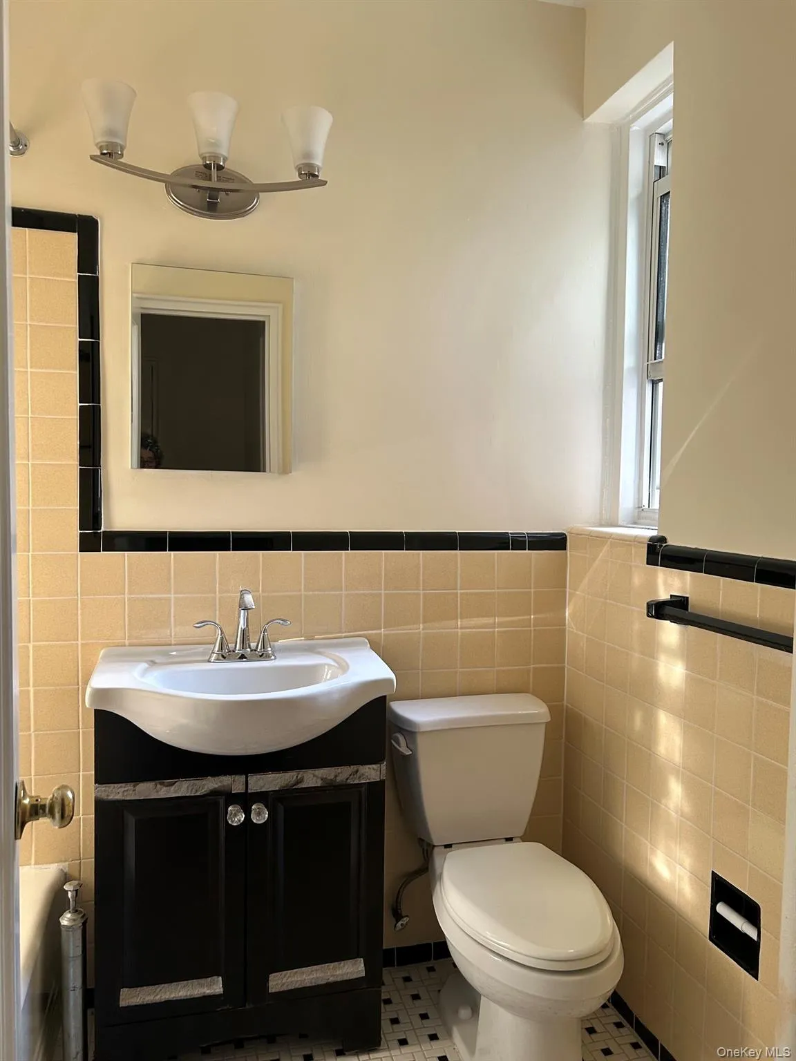 Nicely Updated with East facing Window. Nicely Updated with East facing Window.