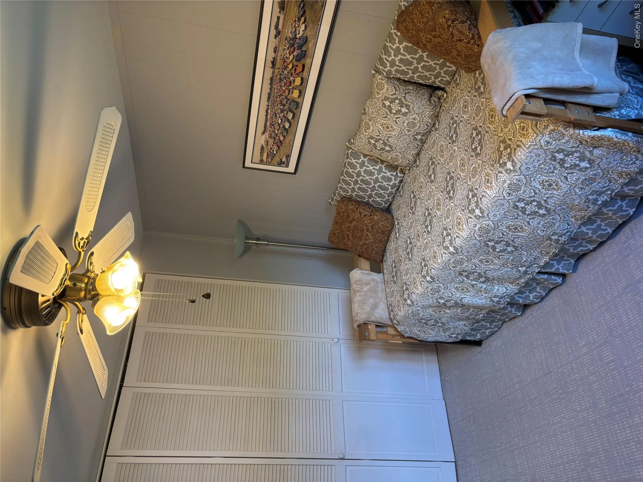 2 bedroom with large closet 2 bedroom with large closet