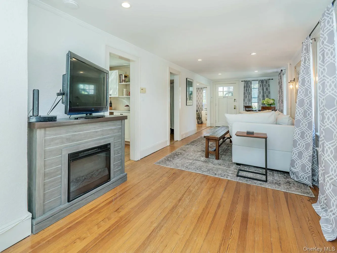 57 Irma Avenue, North Hempstead, NY, 2 Bedrooms Bedrooms, 6 Rooms Rooms,1 BathroomBathrooms,Residential,For Rent,Irma,0,1043563 57 Irma Avenue, North Hempstead, NY, 2 Bedrooms Bedrooms, 6 Rooms Rooms,1 BathroomBathrooms,Residential,For Rent,Irma,0,1043563