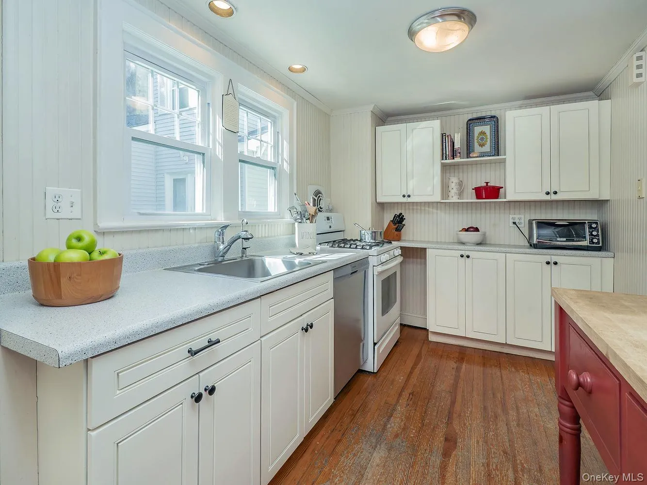 57 Irma Avenue, North Hempstead, NY, 2 Bedrooms Bedrooms, 6 Rooms Rooms,1 BathroomBathrooms,Residential,For Rent,Irma,0,1043563 57 Irma Avenue, North Hempstead, NY, 2 Bedrooms Bedrooms, 6 Rooms Rooms,1 BathroomBathrooms,Residential,For Rent,Irma,0,1043563