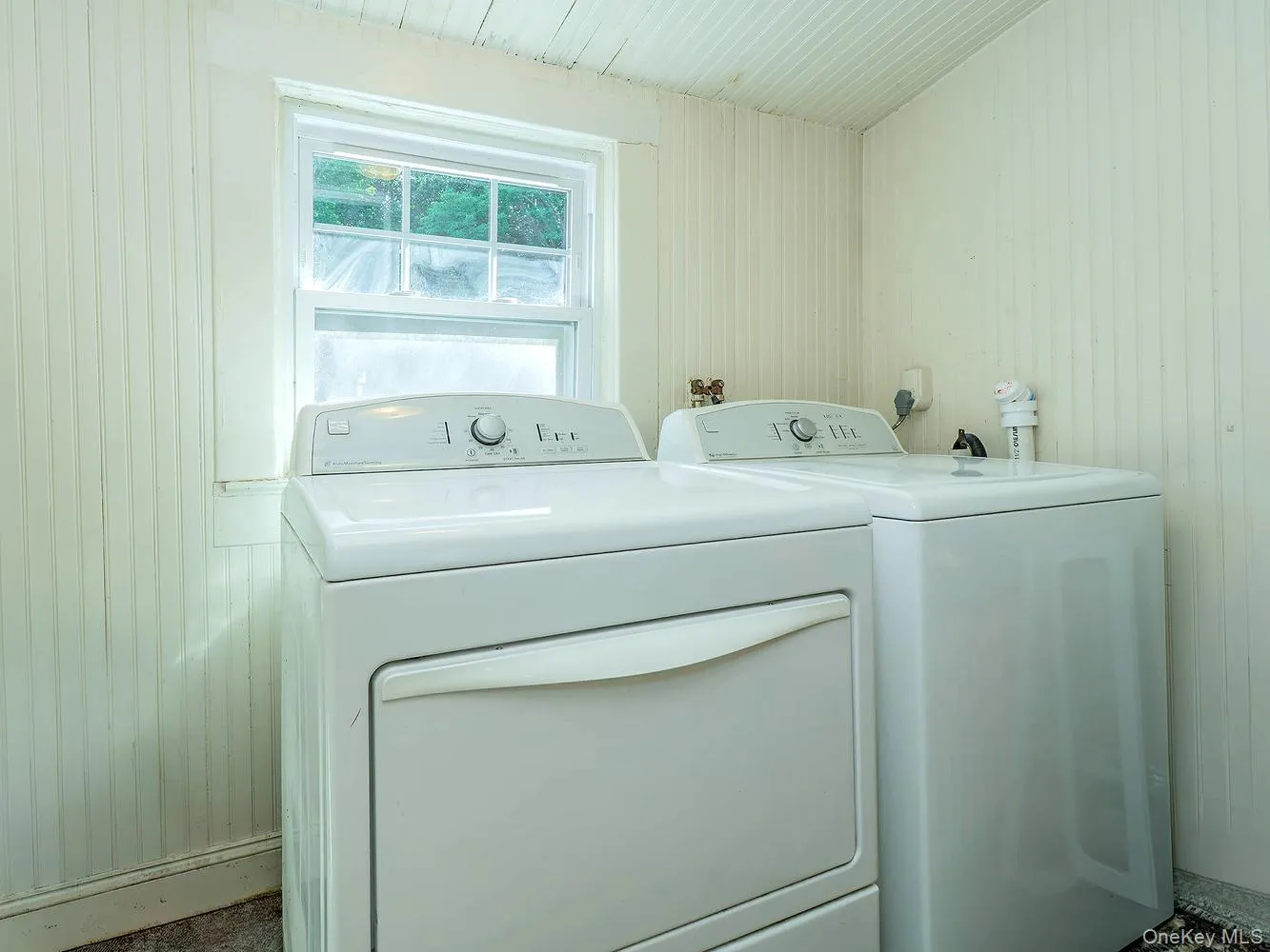 57 Irma Avenue, North Hempstead, NY, 2 Bedrooms Bedrooms, 6 Rooms Rooms,1 BathroomBathrooms,Residential,For Rent,Irma,0,1043563 57 Irma Avenue, North Hempstead, NY, 2 Bedrooms Bedrooms, 6 Rooms Rooms,1 BathroomBathrooms,Residential,For Rent,Irma,0,1043563