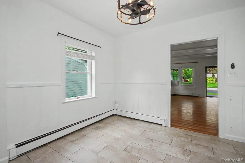 15 Roslyn Road, Kent, NY, 3 Bedrooms Bedrooms, 7 Rooms Rooms,1 BathroomBathrooms,Residential,For Rent,Roslyn,0,1043567 15 Roslyn Road, Kent, NY, 3 Bedrooms Bedrooms, 7 Rooms Rooms,1 BathroomBathrooms,Residential,For Rent,Roslyn,0,1043567