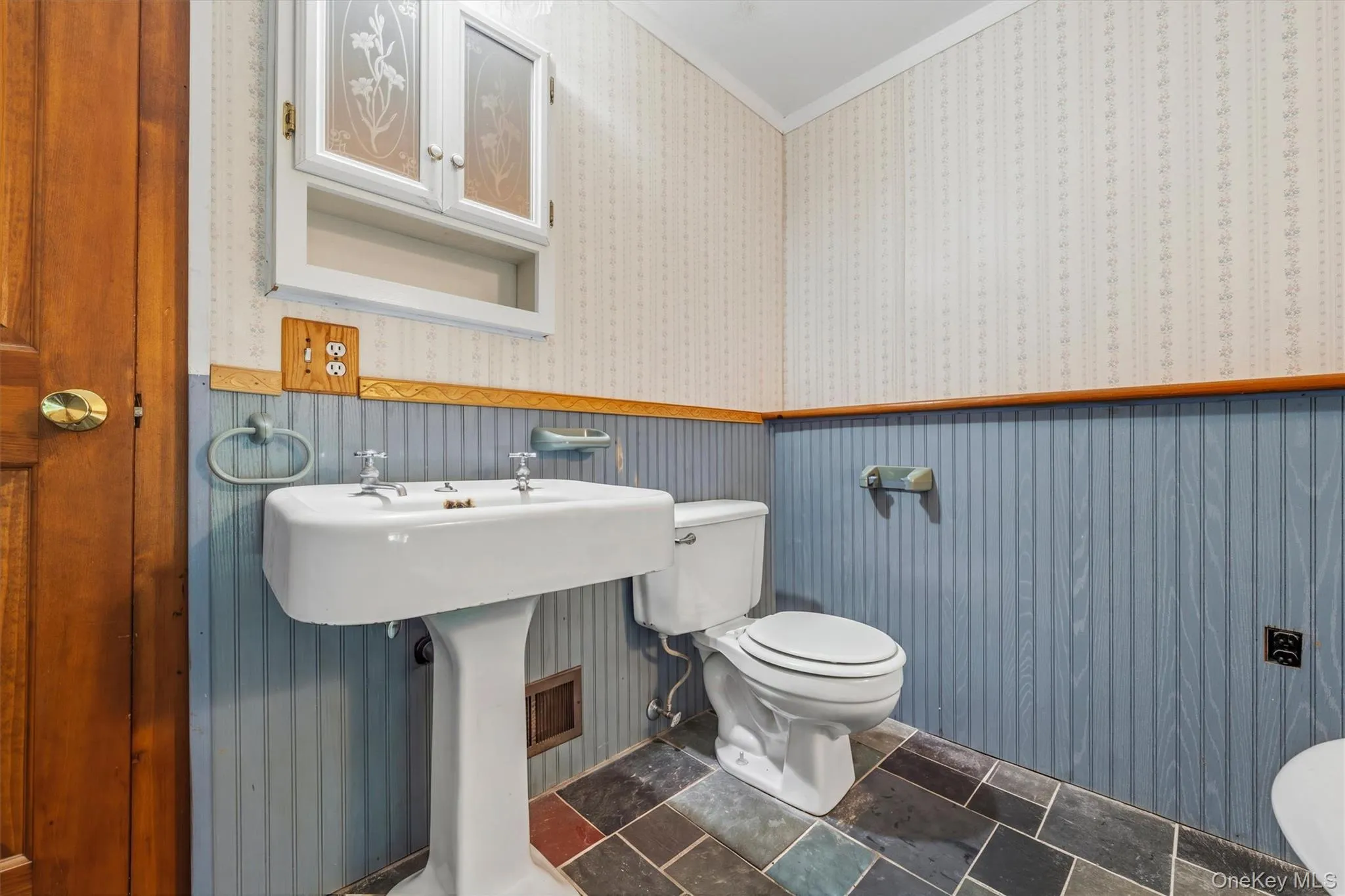 2430 State Route 207, Hamptonburgh, NY, 5 Bedrooms Bedrooms, 10 Rooms Rooms,3 BathroomsBathrooms,Residential,For Rent,State Route 207,0,1043572 2430 State Route 207, Hamptonburgh, NY, 5 Bedrooms Bedrooms, 10 Rooms Rooms,3 BathroomsBathrooms,Residential,For Rent,State Route 207,0,1043572