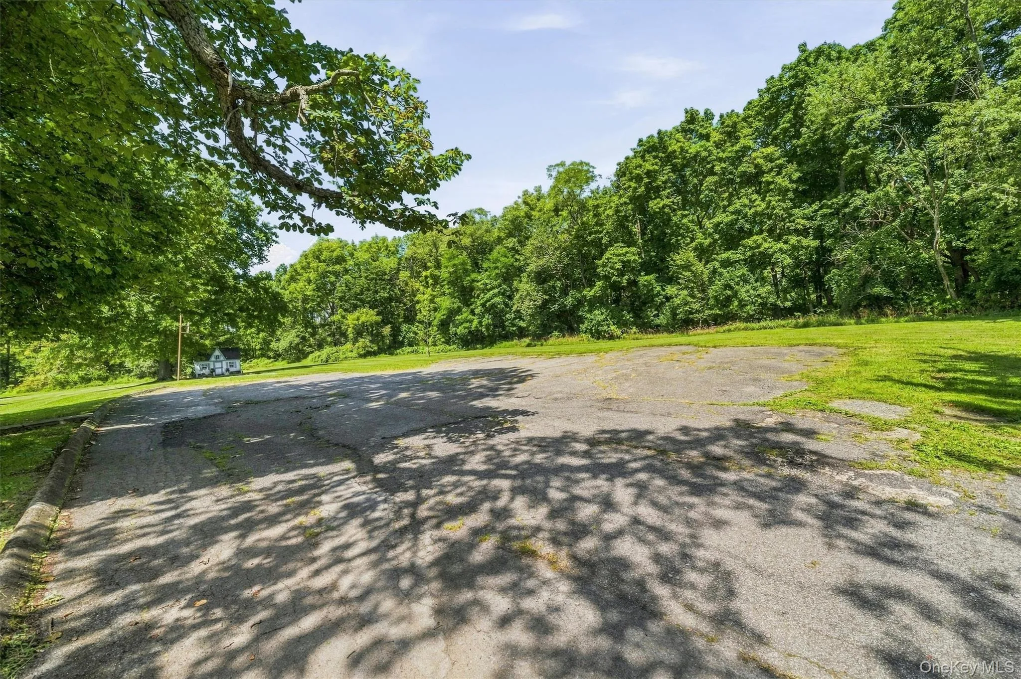 Large Parking Area Large Parking Area
