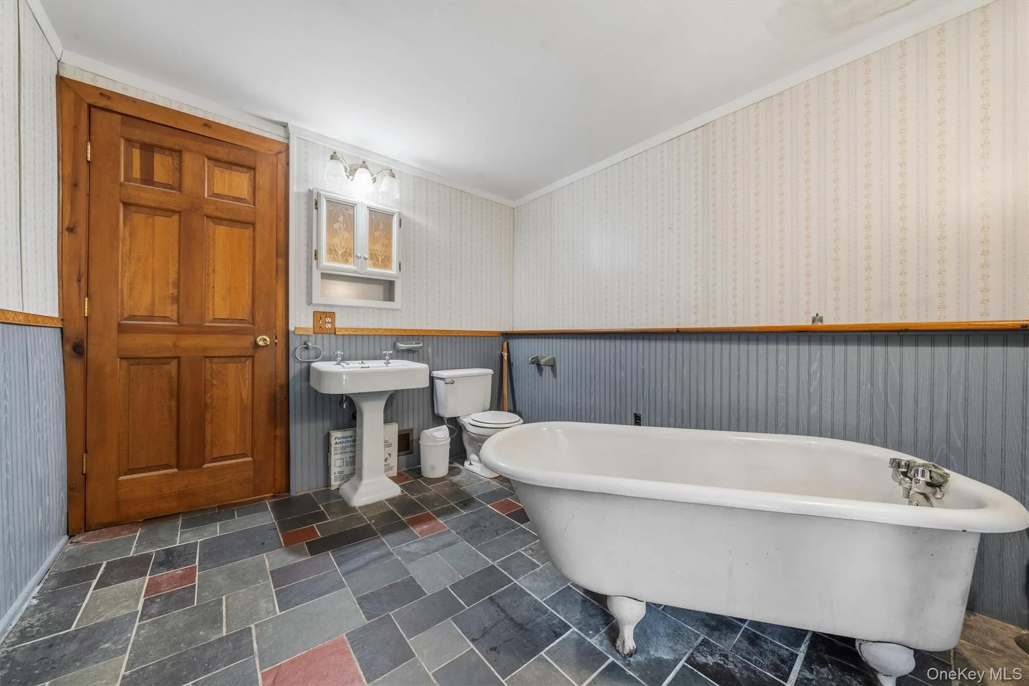 2430 State Route 207, Hamptonburgh, NY, 5 Bedrooms Bedrooms, 10 Rooms Rooms,3 BathroomsBathrooms,Residential,For Rent,State Route 207,0,1043572 2430 State Route 207, Hamptonburgh, NY, 5 Bedrooms Bedrooms, 10 Rooms Rooms,3 BathroomsBathrooms,Residential,For Rent,State Route 207,0,1043572