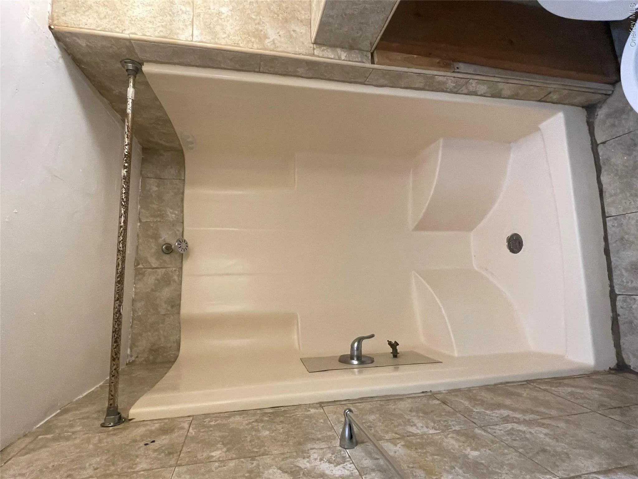 1011 Hemlock Street, New York, NY, 5 Bedrooms Bedrooms, 10 Rooms Rooms,3 BathroomsBathrooms,Residential,For Rent,Hemlock,0,1043574 1011 Hemlock Street, New York, NY, 5 Bedrooms Bedrooms, 10 Rooms Rooms,3 BathroomsBathrooms,Residential,For Rent,Hemlock,0,1043574